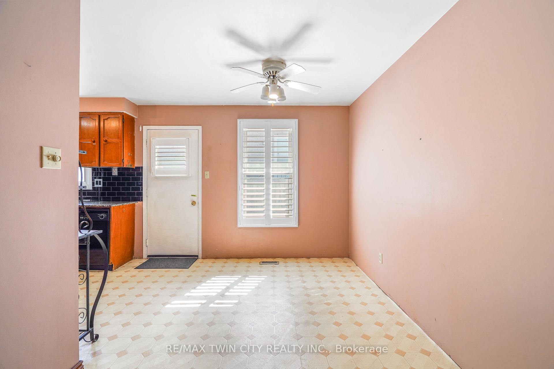 Photo 16 of 35 Ivanhoe Road, Brantford, Cedarland — HOMEH