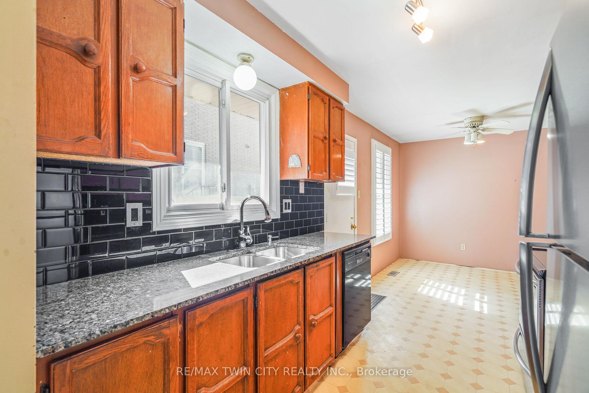 Photo 25 of 35 Ivanhoe Road, Brantford, Cedarland — HOMEH