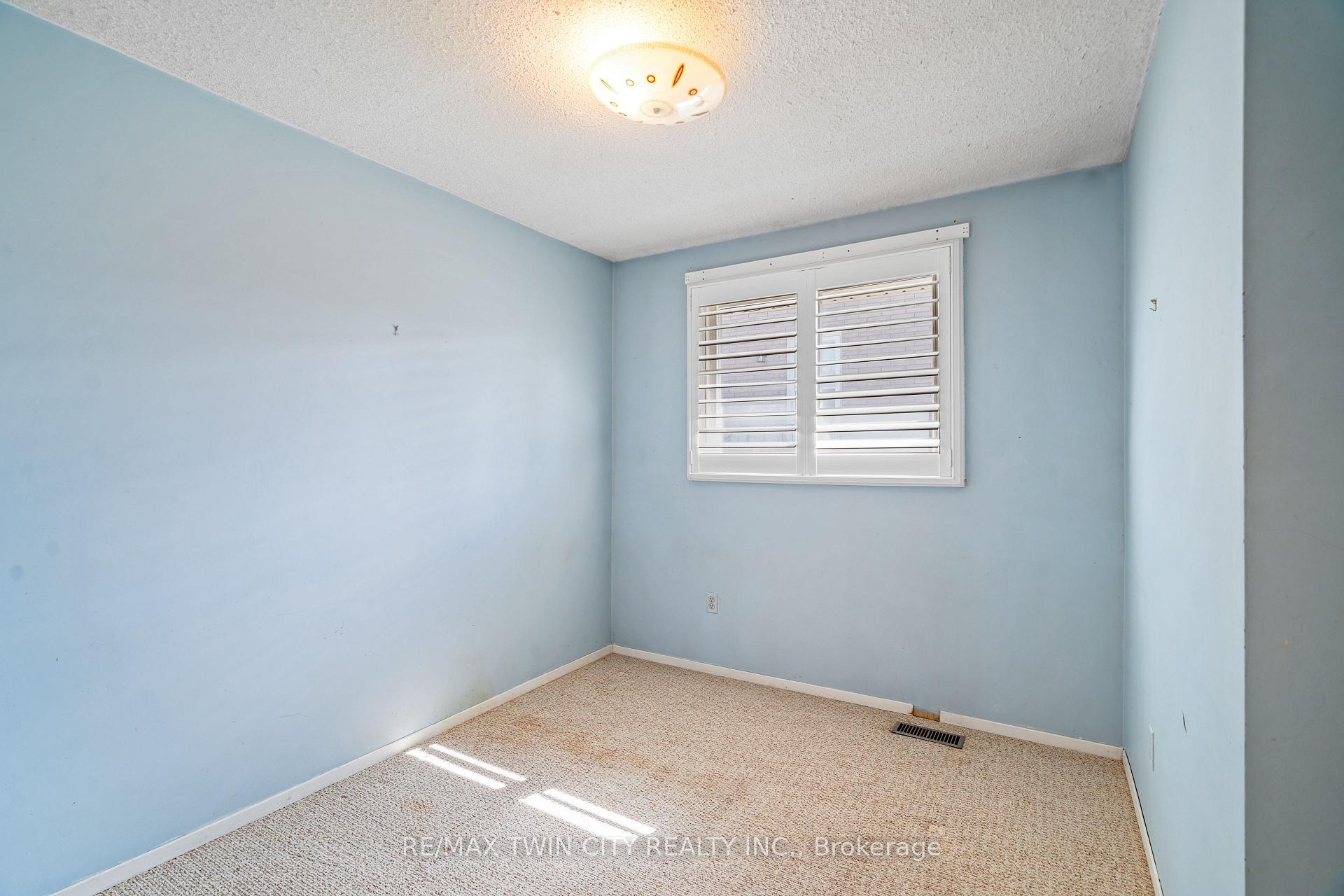 Photo 28 of 35 Ivanhoe Road, Brantford, Cedarland — HOMEH