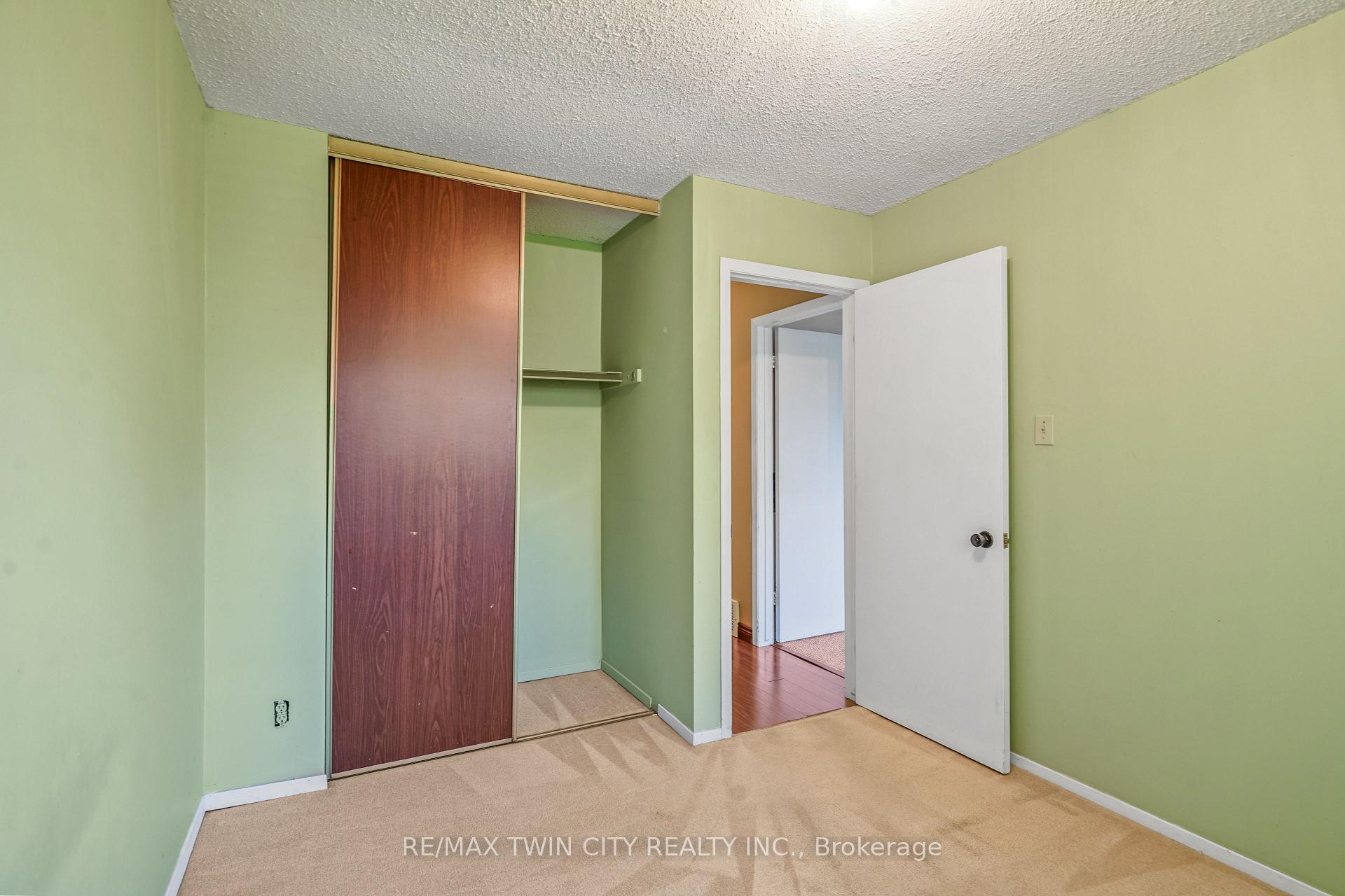 Photo 31 of 35 Ivanhoe Road, Brantford, Cedarland — HOMEH