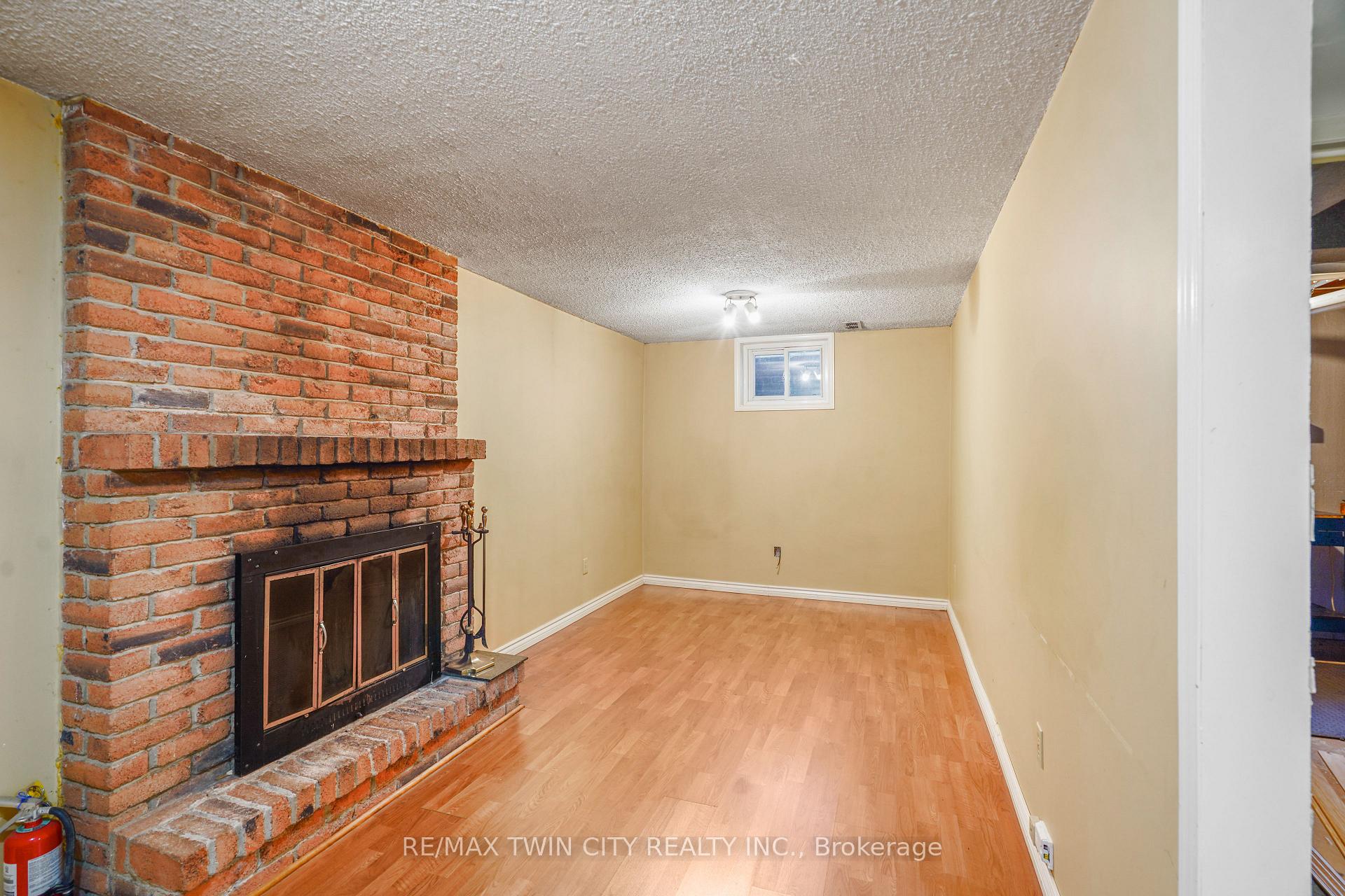 Photo 41 of 35 Ivanhoe Road, Brantford, Cedarland — HOMEH