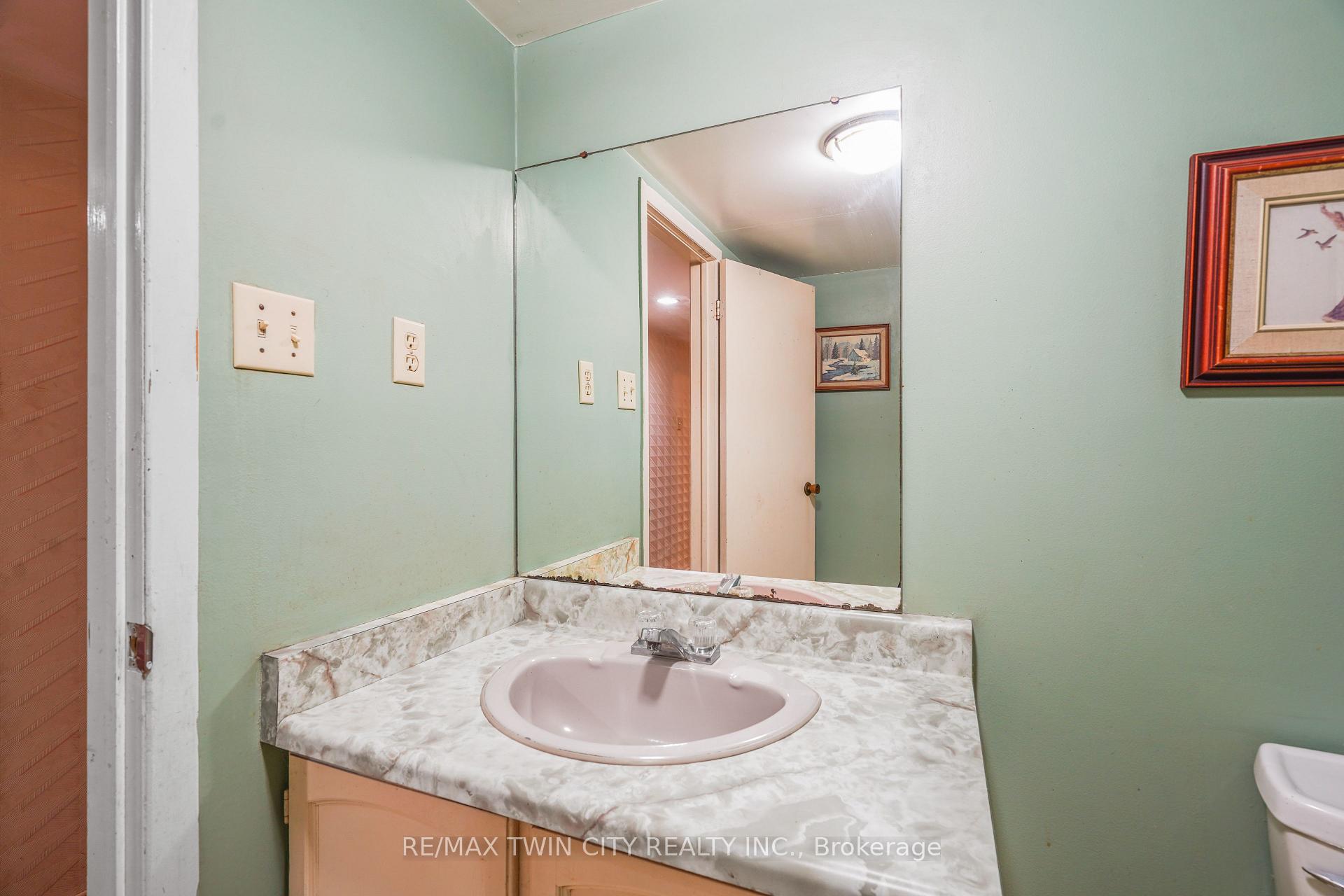 Photo 48 of 35 Ivanhoe Road, Brantford, Cedarland — HOMEH