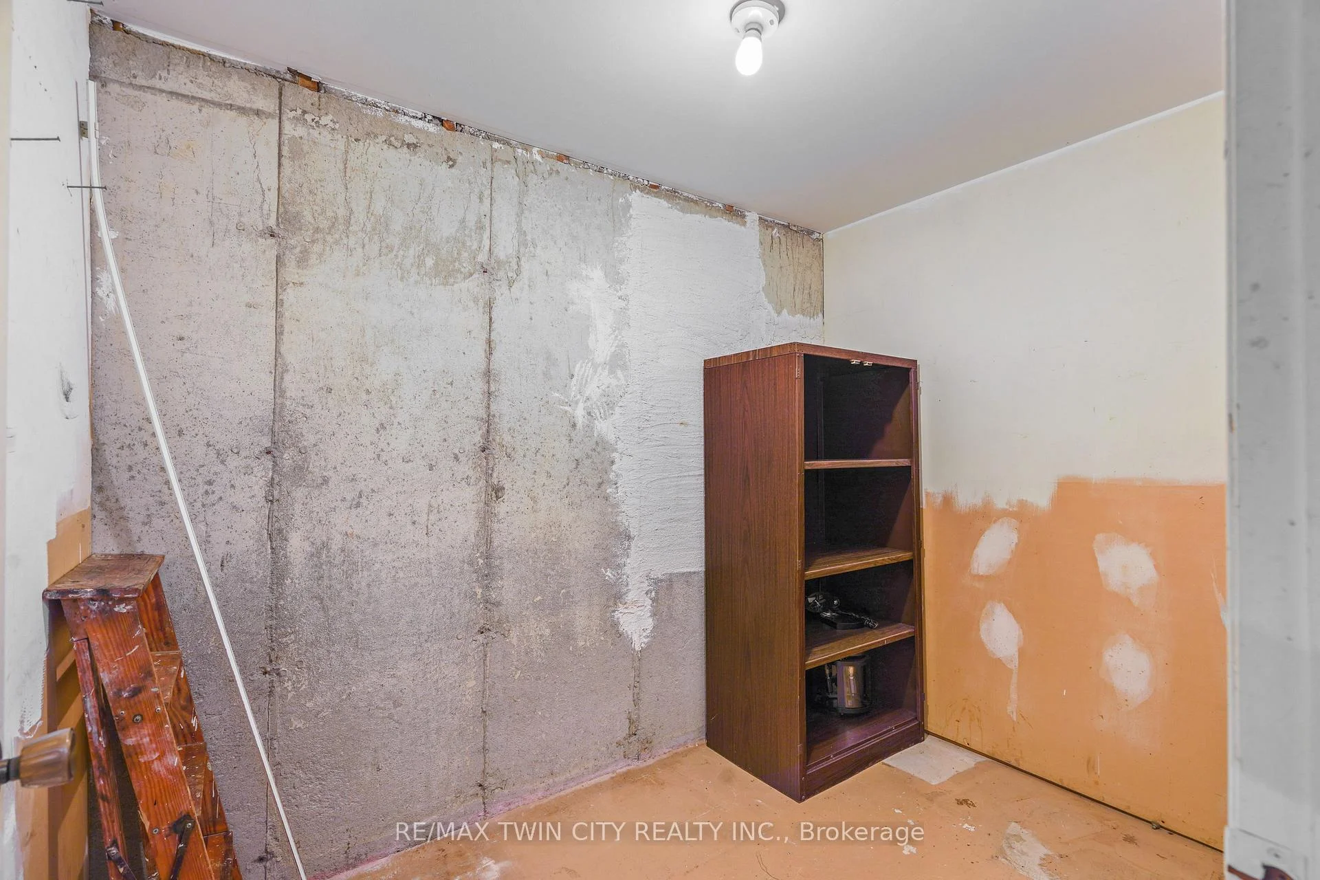 Photo 38 of 35 Ivanhoe Road, Brantford, Cedarland — HOMEH