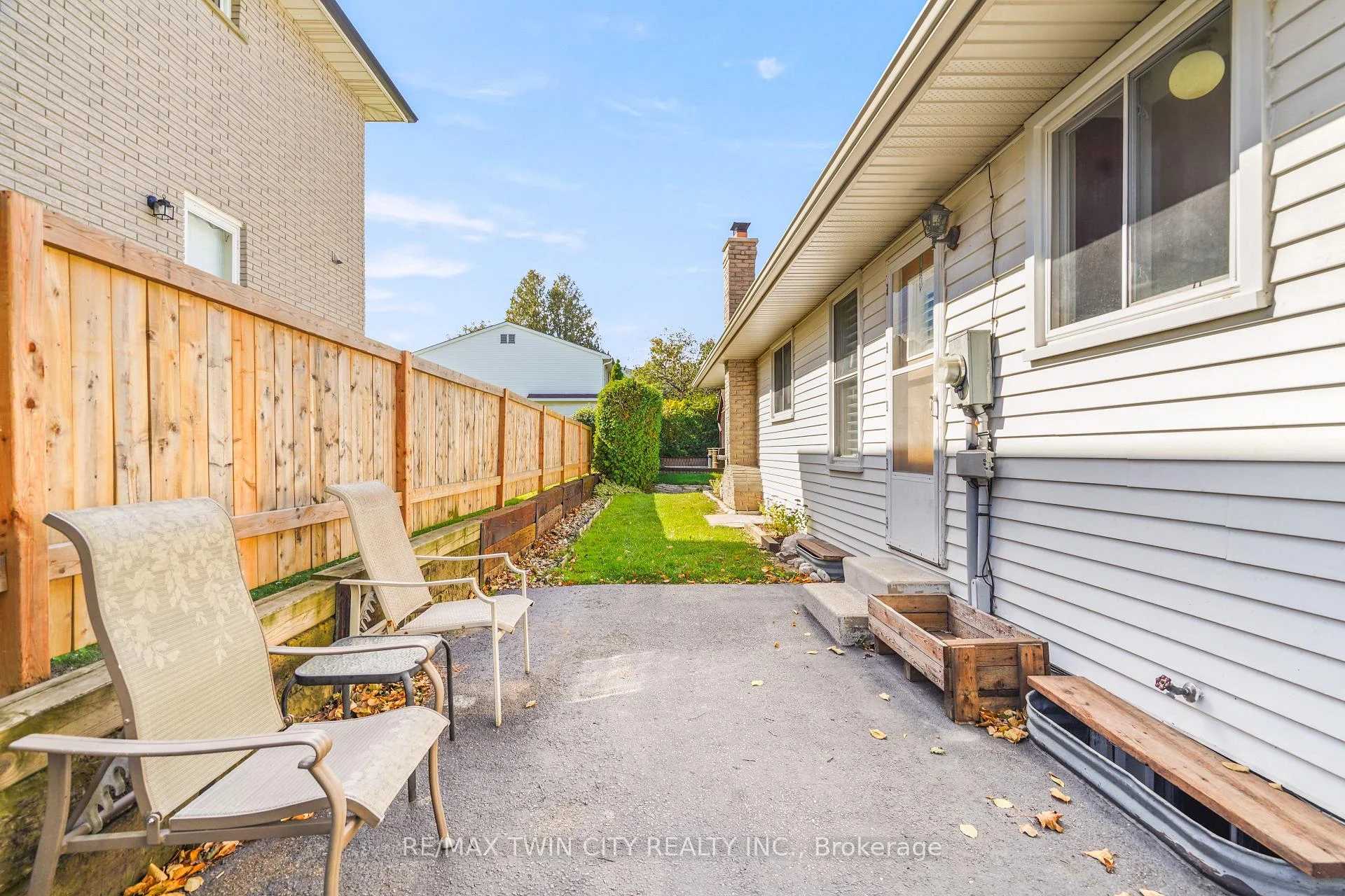 Photo 52 of 35 Ivanhoe Road, Brantford, Cedarland — HOMEH