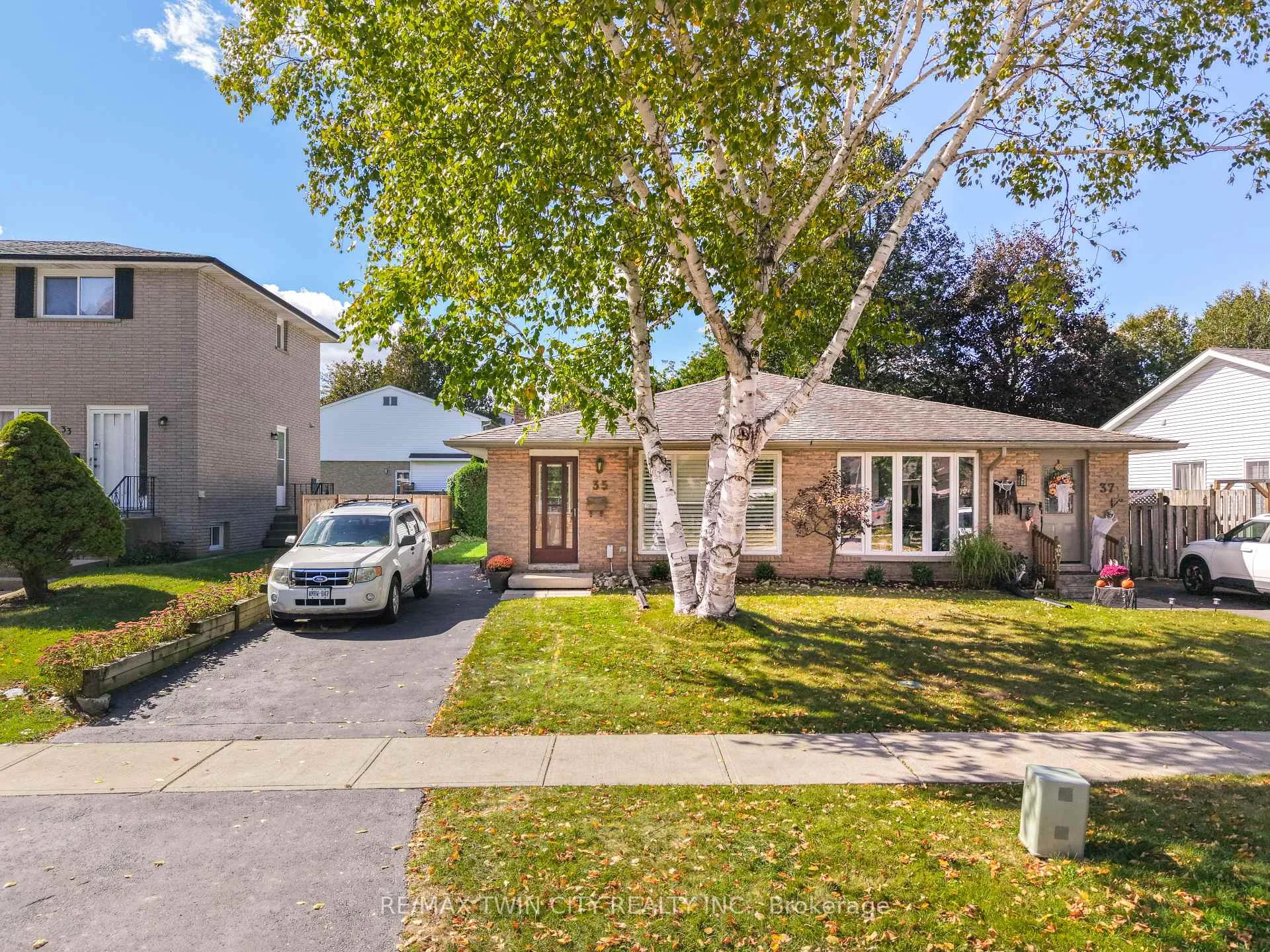 Photo 63 of 35 Ivanhoe Road, Brantford, Cedarland — HOMEH