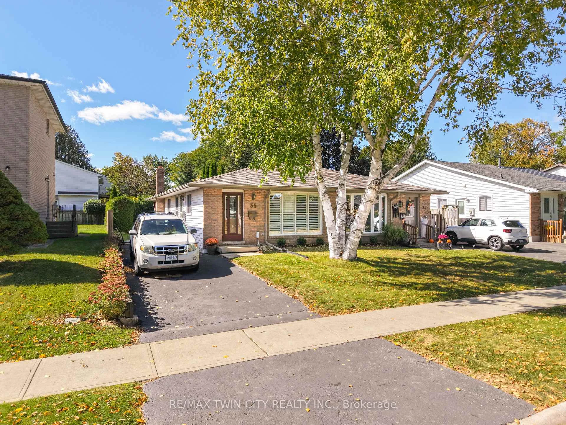 Photo 64 of 35 Ivanhoe Road, Brantford, Cedarland — HOMEH