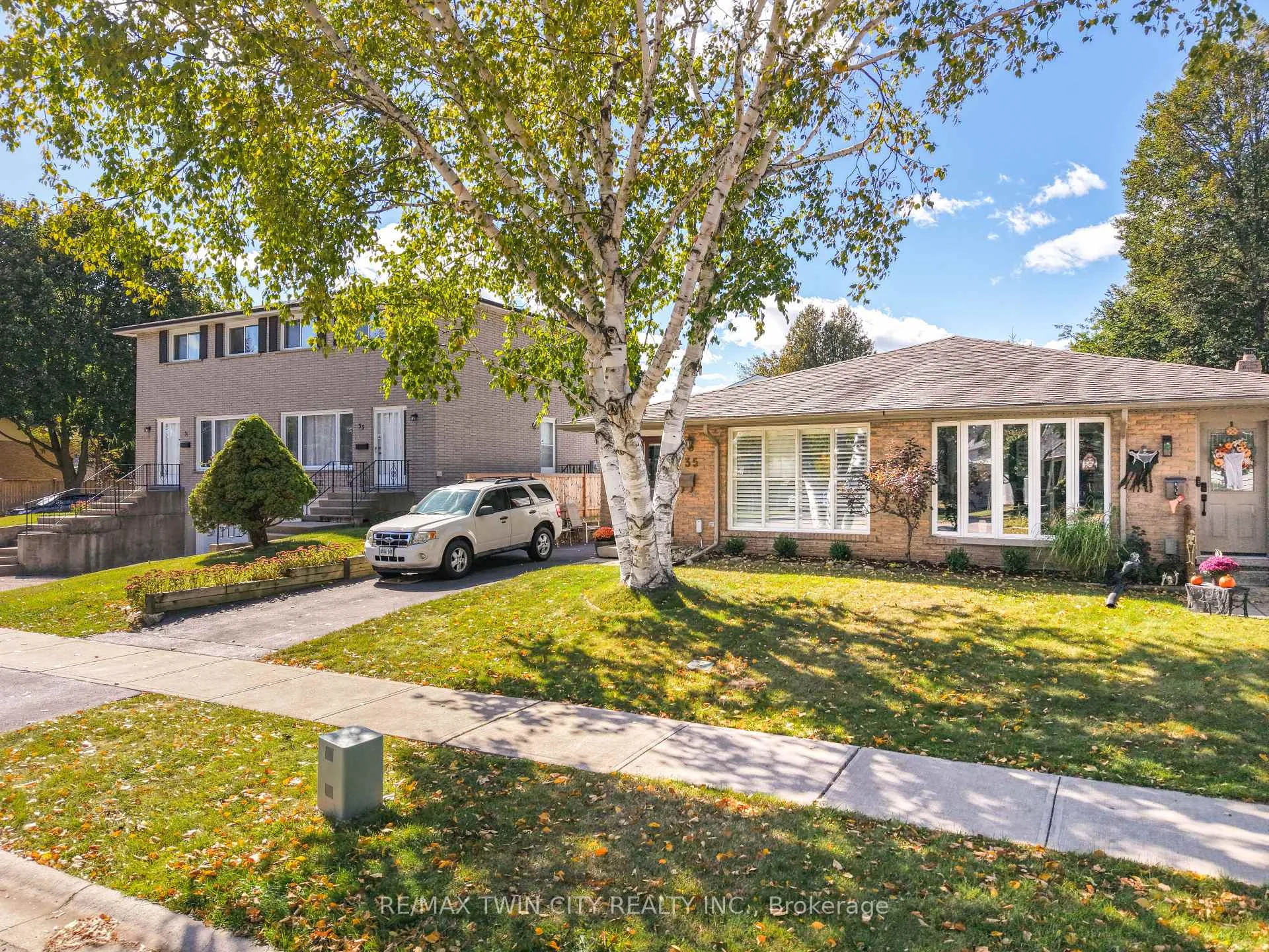 Photo 65 of 35 Ivanhoe Road, Brantford, Cedarland — HOMEH