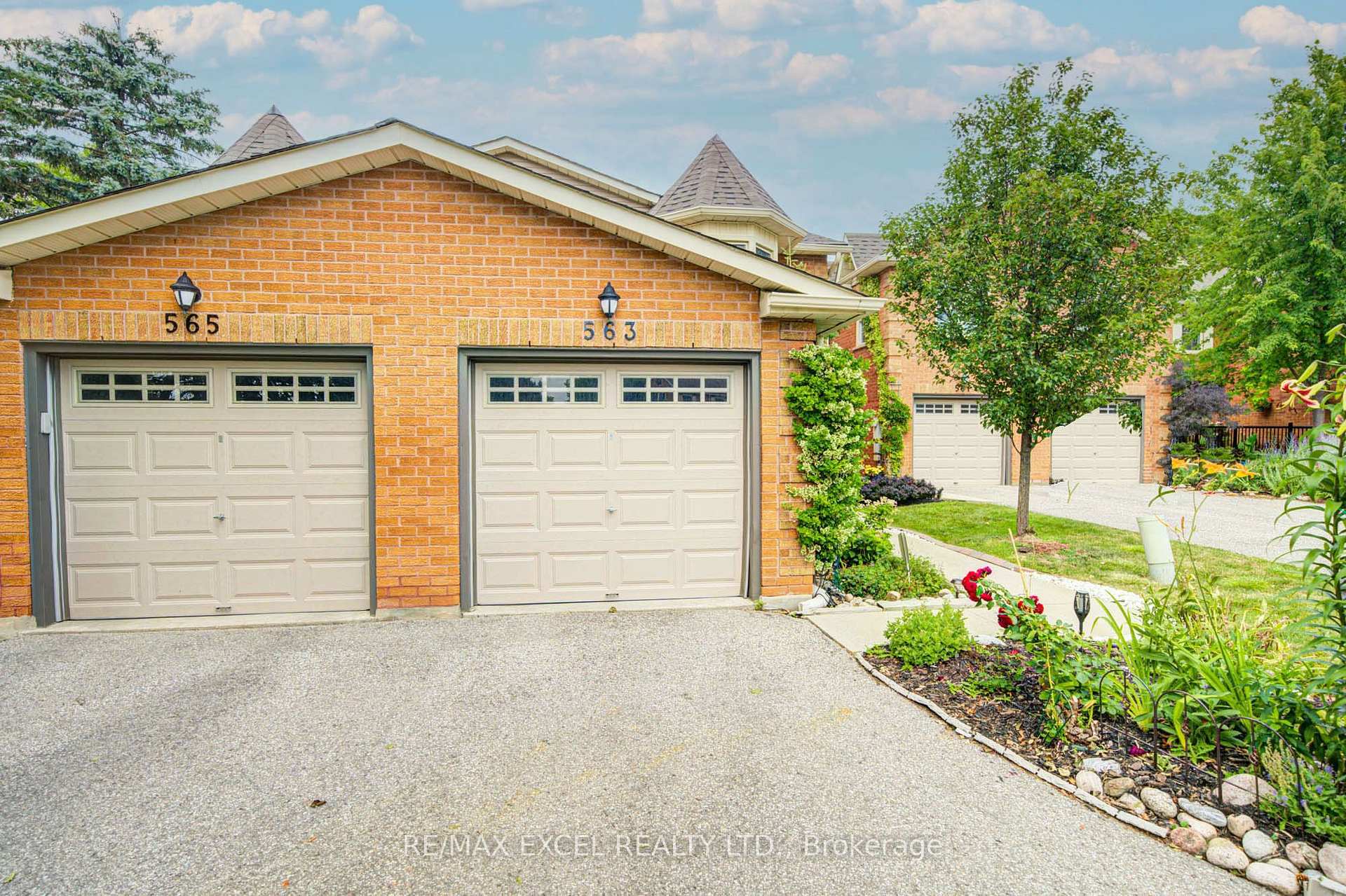 Photo 3 of 563 Tara Hill Circle, Aurora, Aurora Village — HOMEH