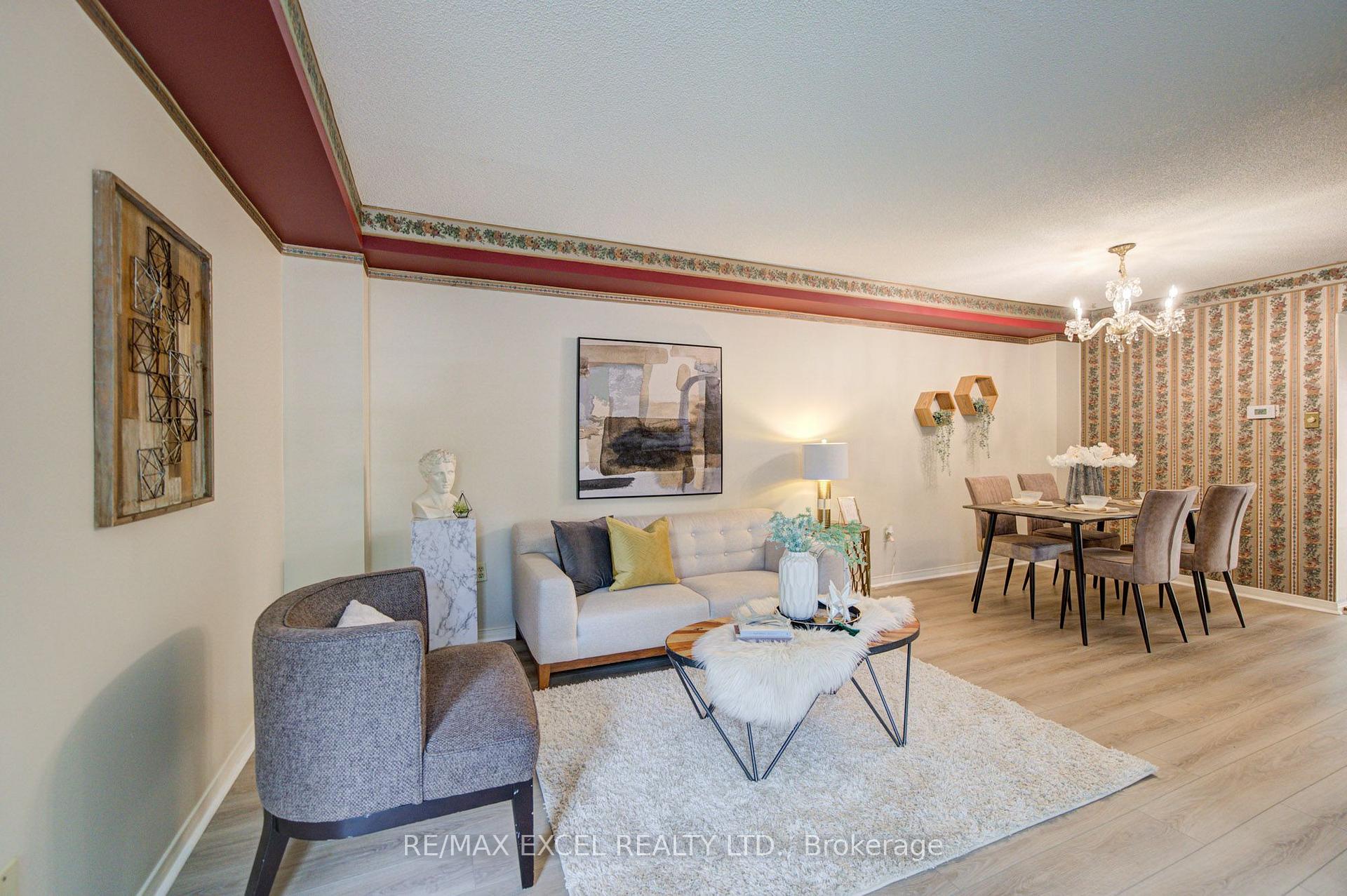 Photo 8 of 563 Tara Hill Circle, Aurora, Aurora Village — HOMEH