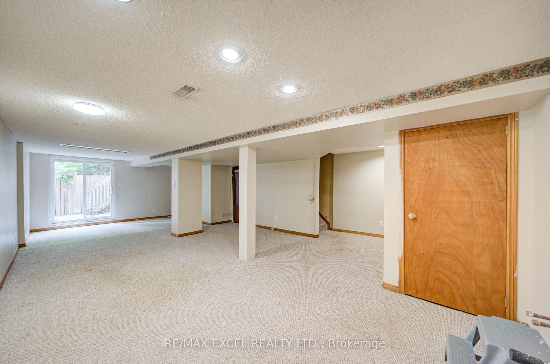 Photo 39 of 563 Tara Hill Circle, Aurora, Aurora Village — HOMEH