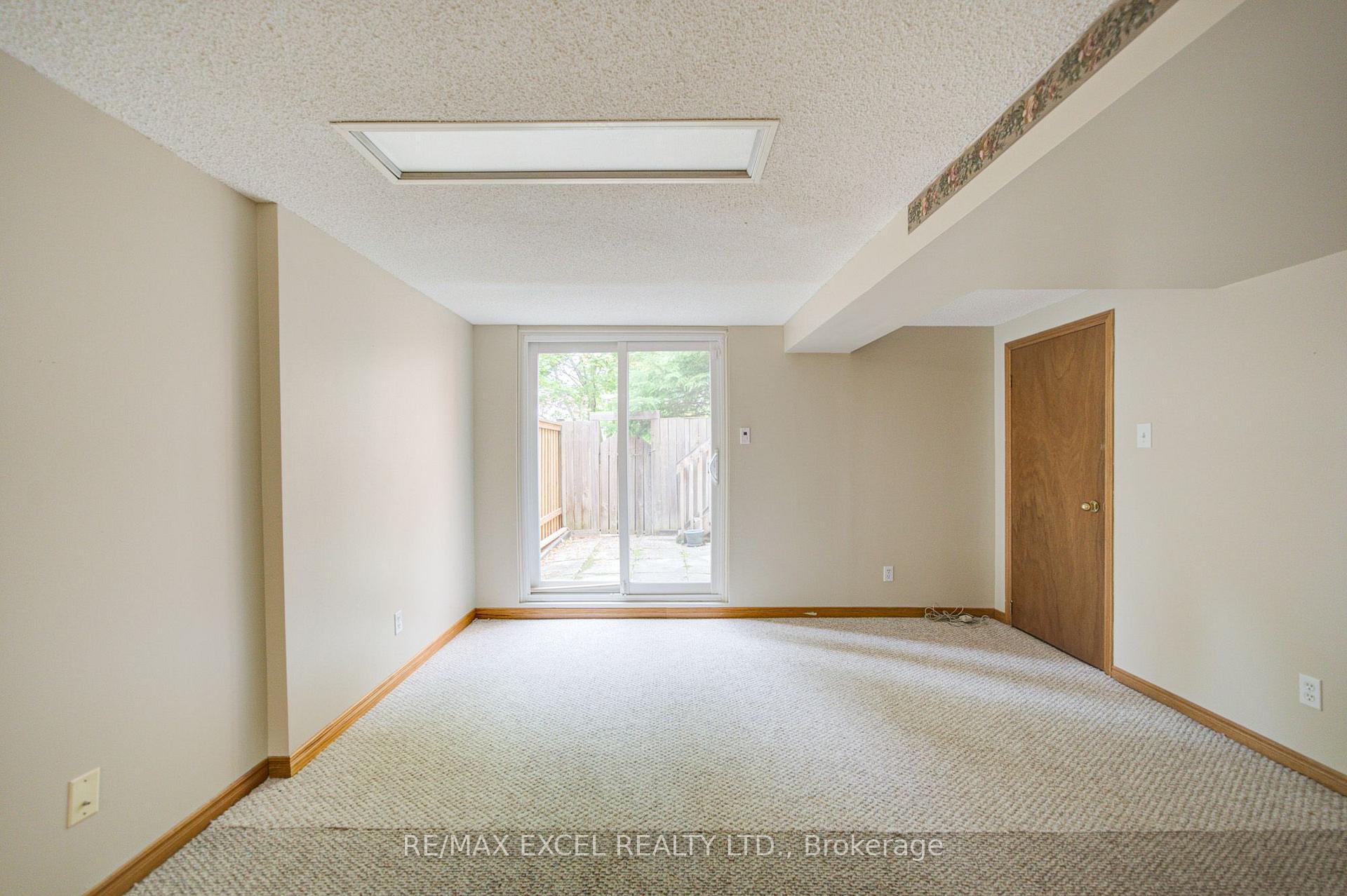 Photo 42 of 563 Tara Hill Circle, Aurora, Aurora Village — HOMEH
