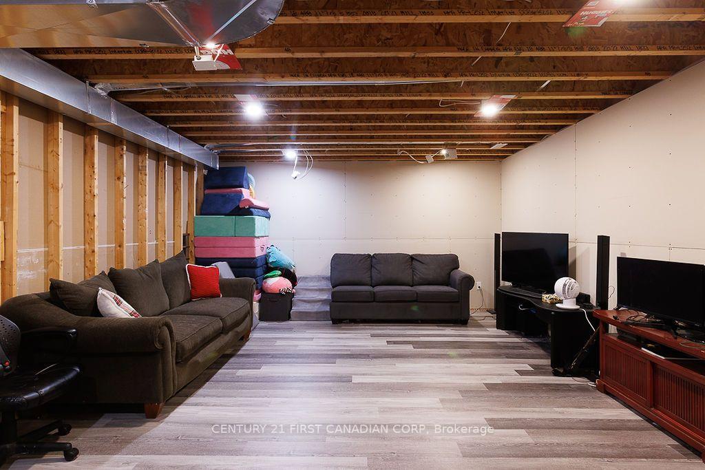 Photo 24 of 1010 Dearness Drive, London, South Y — HOMEH