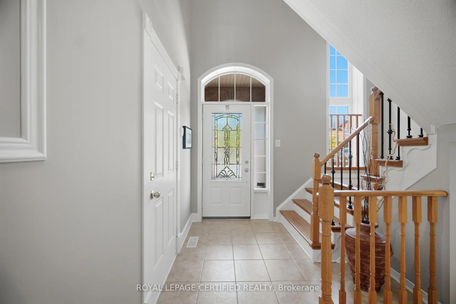 Photo 5 of 106 Ballantine Drive, Halton Hills, Georgetown — HOMEH