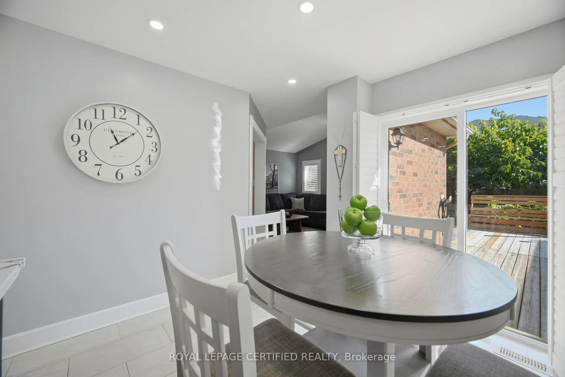 Photo 14 of 106 Ballantine Drive, Halton Hills, Georgetown — HOMEH