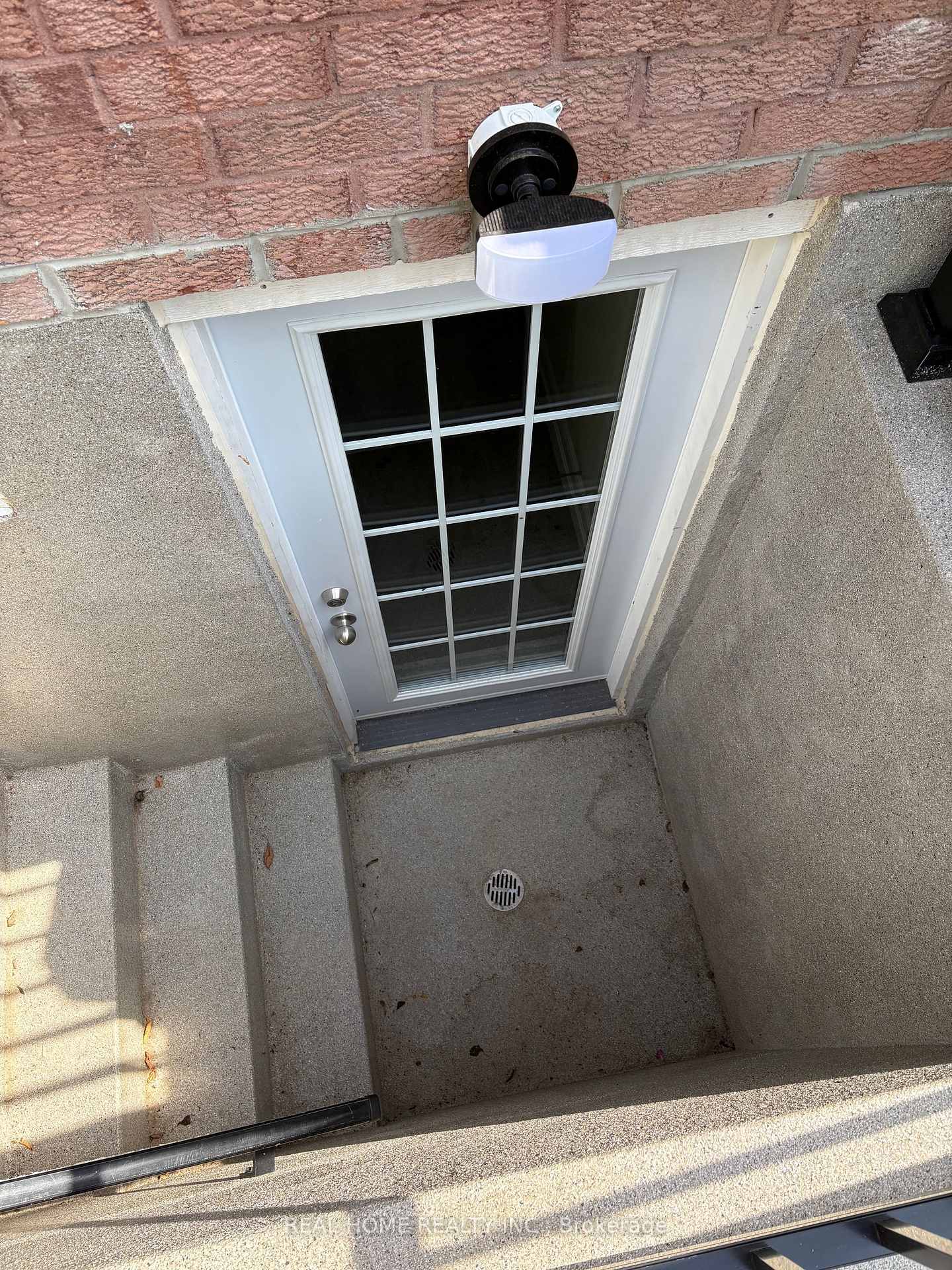 Photo 4 of Unit Lower Level, 34 Lagani Avenue, Richmond Hill, Doncrest — HOMEH