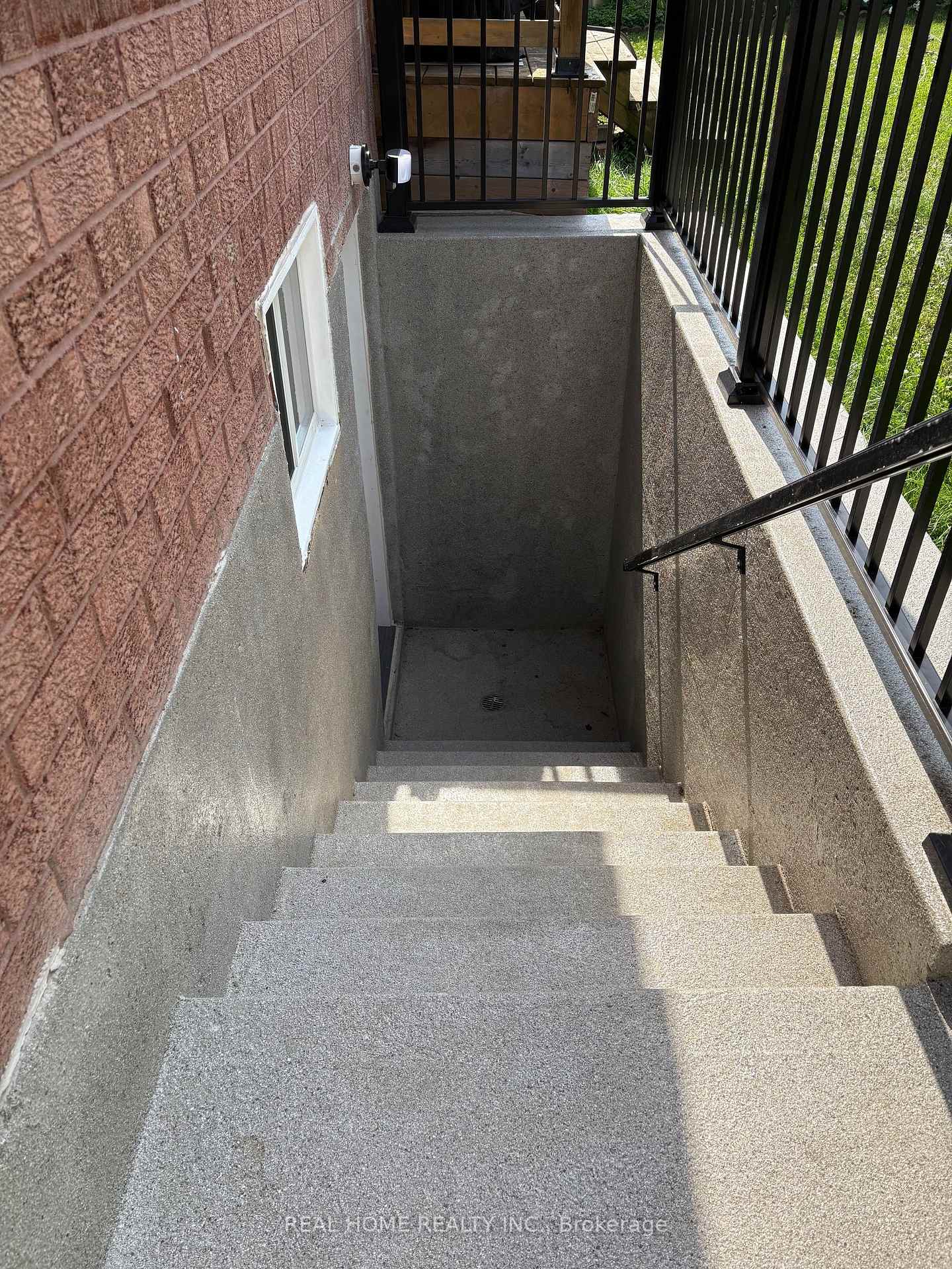 Photo 5 of Unit Lower Level, 34 Lagani Avenue, Richmond Hill, Doncrest — HOMEH