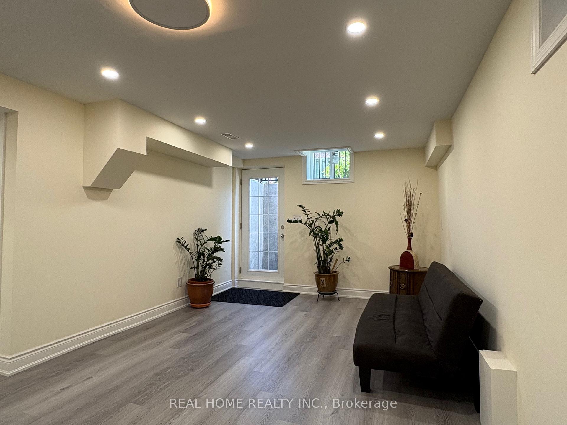 Photo 6 of Unit Lower Level, 34 Lagani Avenue, Richmond Hill, Doncrest — HOMEH