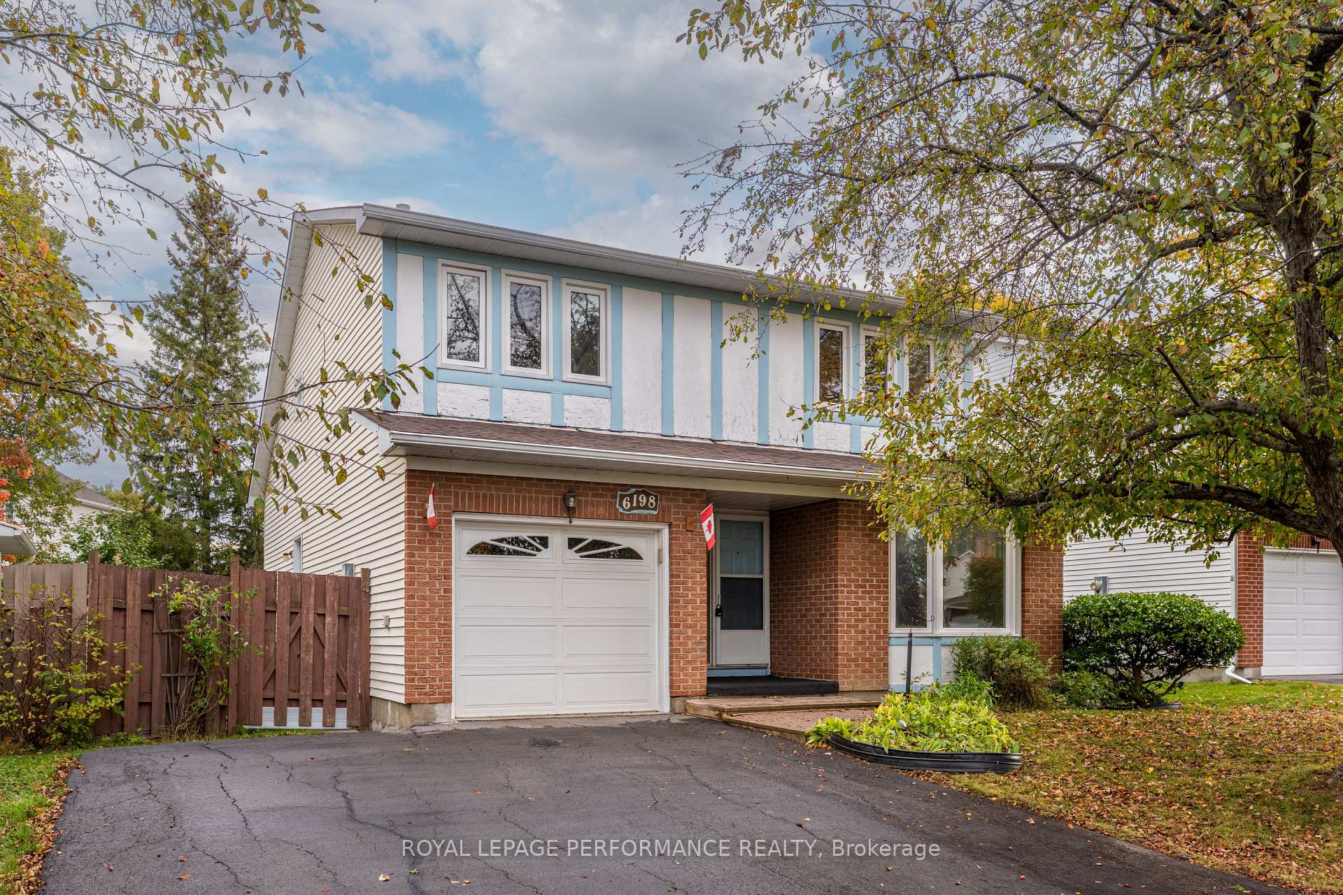 Photo of 6198 Voyageur Drive