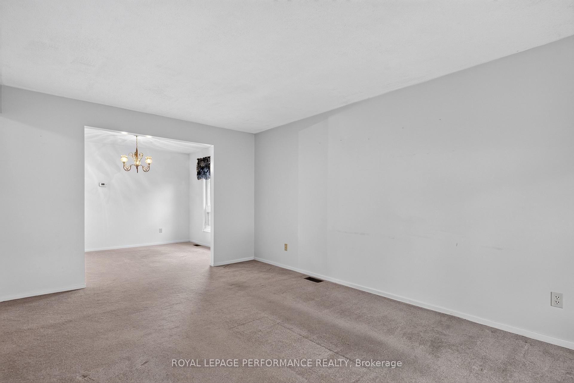 Photo 8 of 6198 Voyageur Drive, Ottawa, Convent Glen — HOMEH