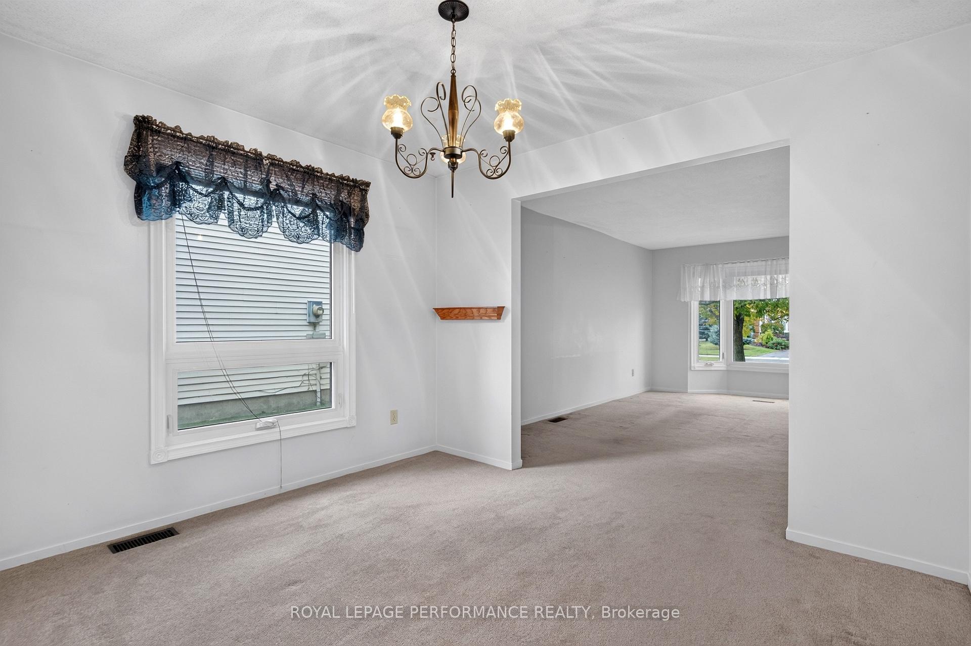 Photo 9 of 6198 Voyageur Drive, Ottawa, Convent Glen — HOMEH