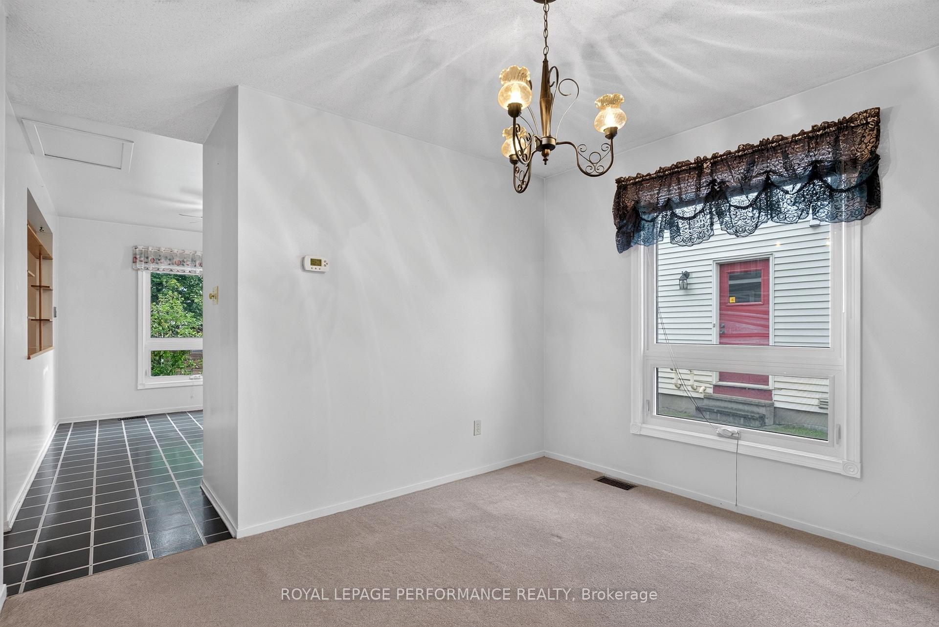 Photo 11 of 6198 Voyageur Drive, Ottawa, Convent Glen — HOMEH