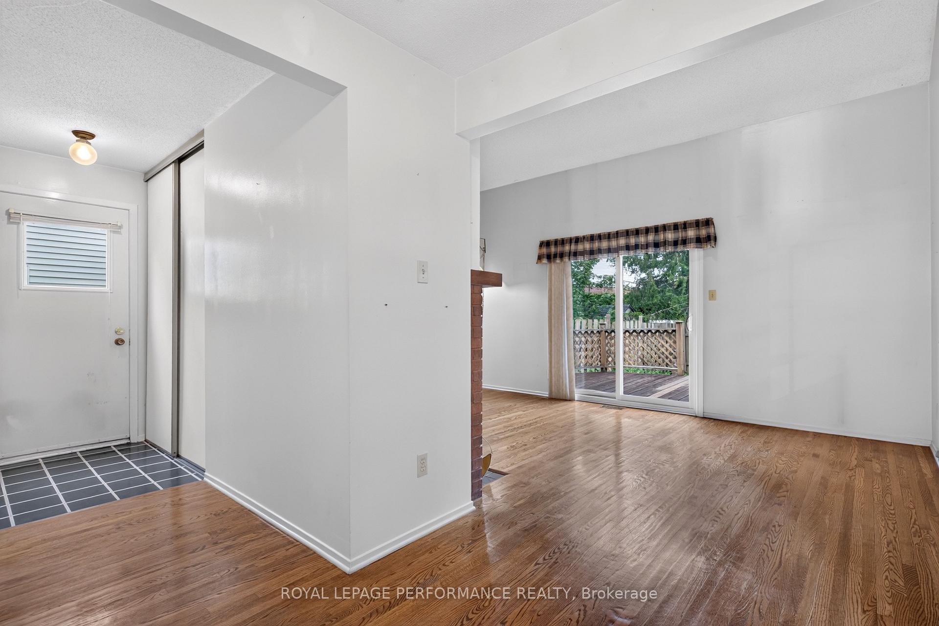 Photo 15 of 6198 Voyageur Drive, Ottawa, Convent Glen — HOMEH
