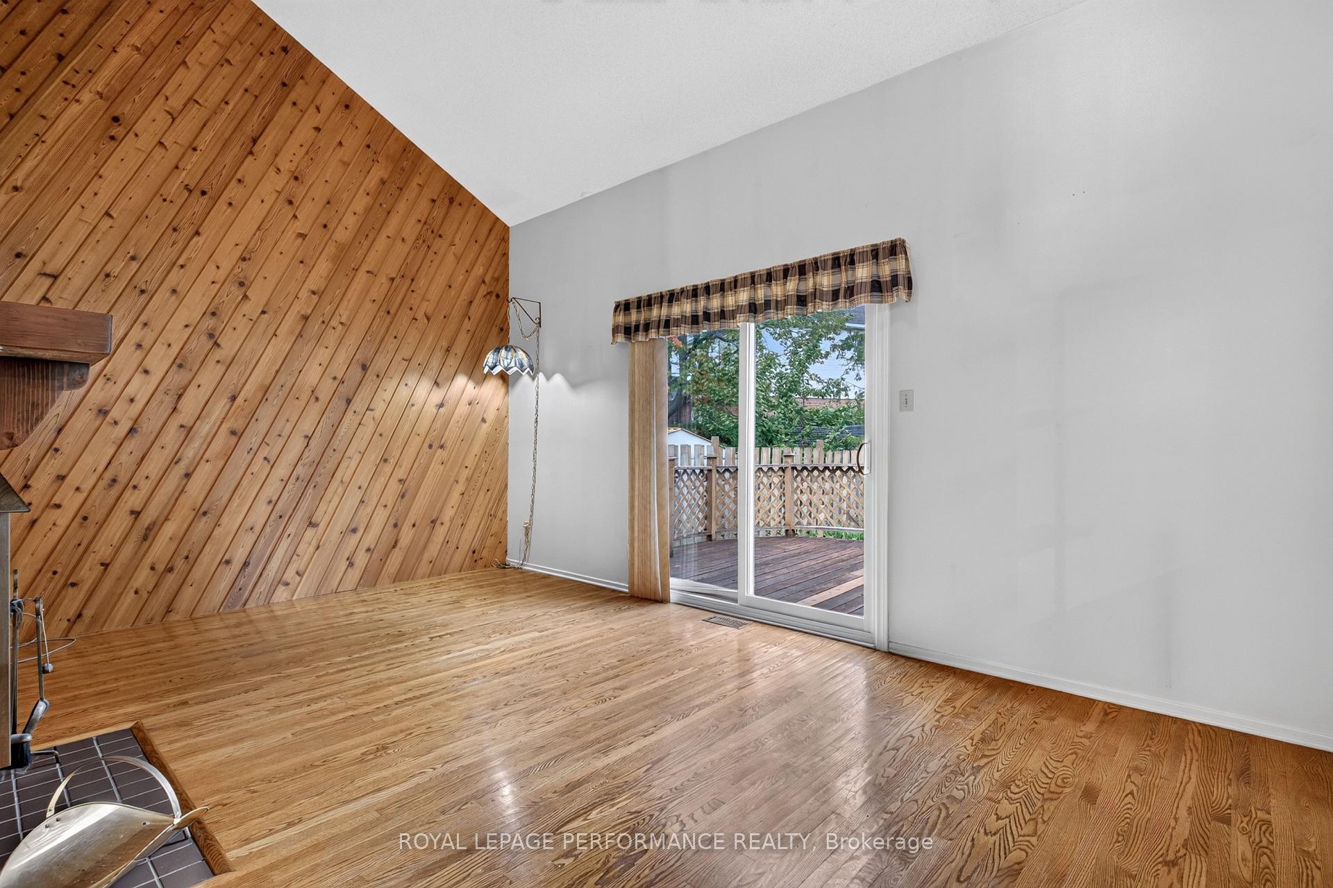 Photo 16 of 6198 Voyageur Drive, Ottawa, Convent Glen — HOMEH