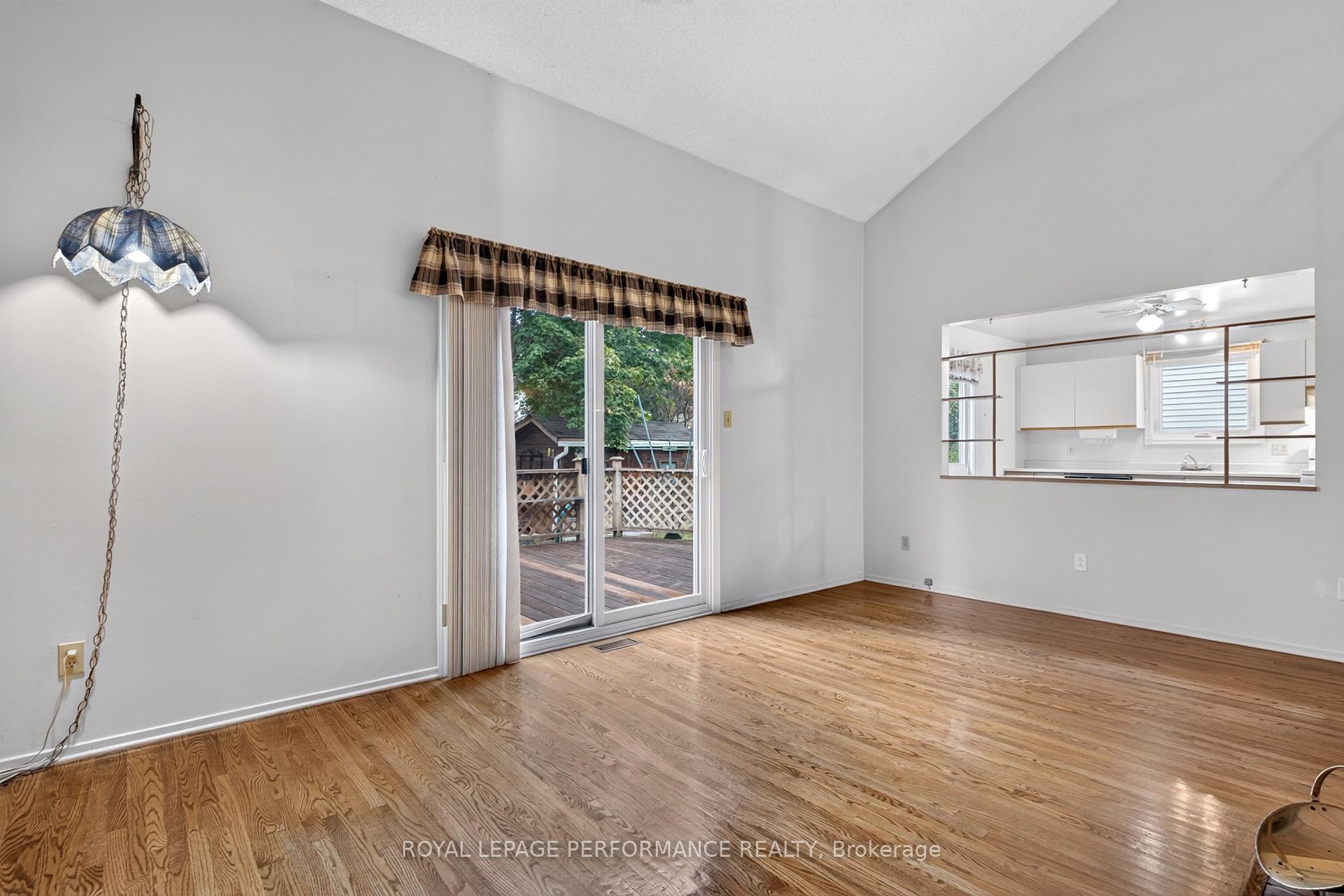 Photo 18 of 6198 Voyageur Drive, Ottawa, Convent Glen — HOMEH