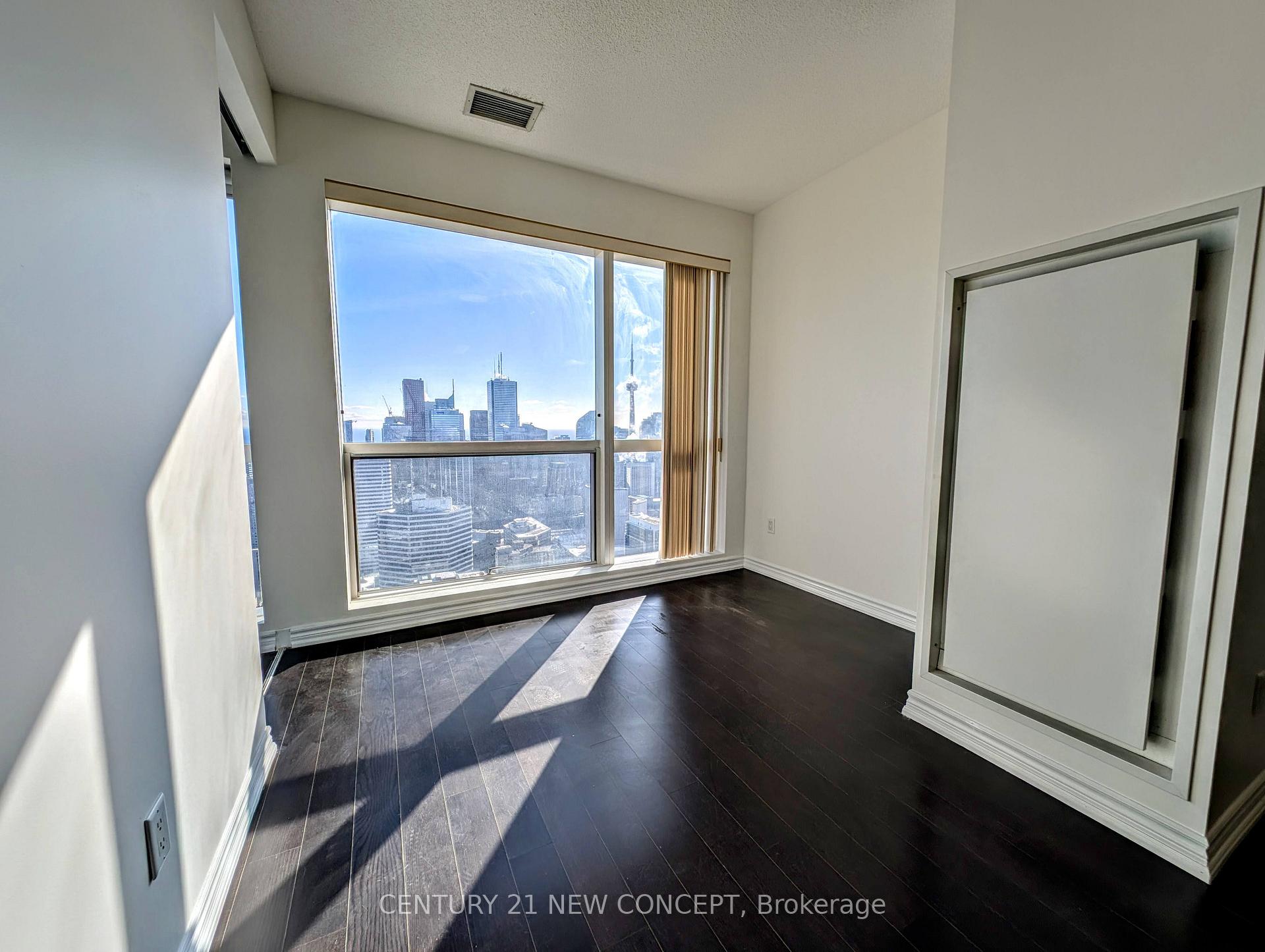 Photo 8 of Unit 5608, 386 Yonge Street, Toronto, Bay Street Corridor — HOMEH