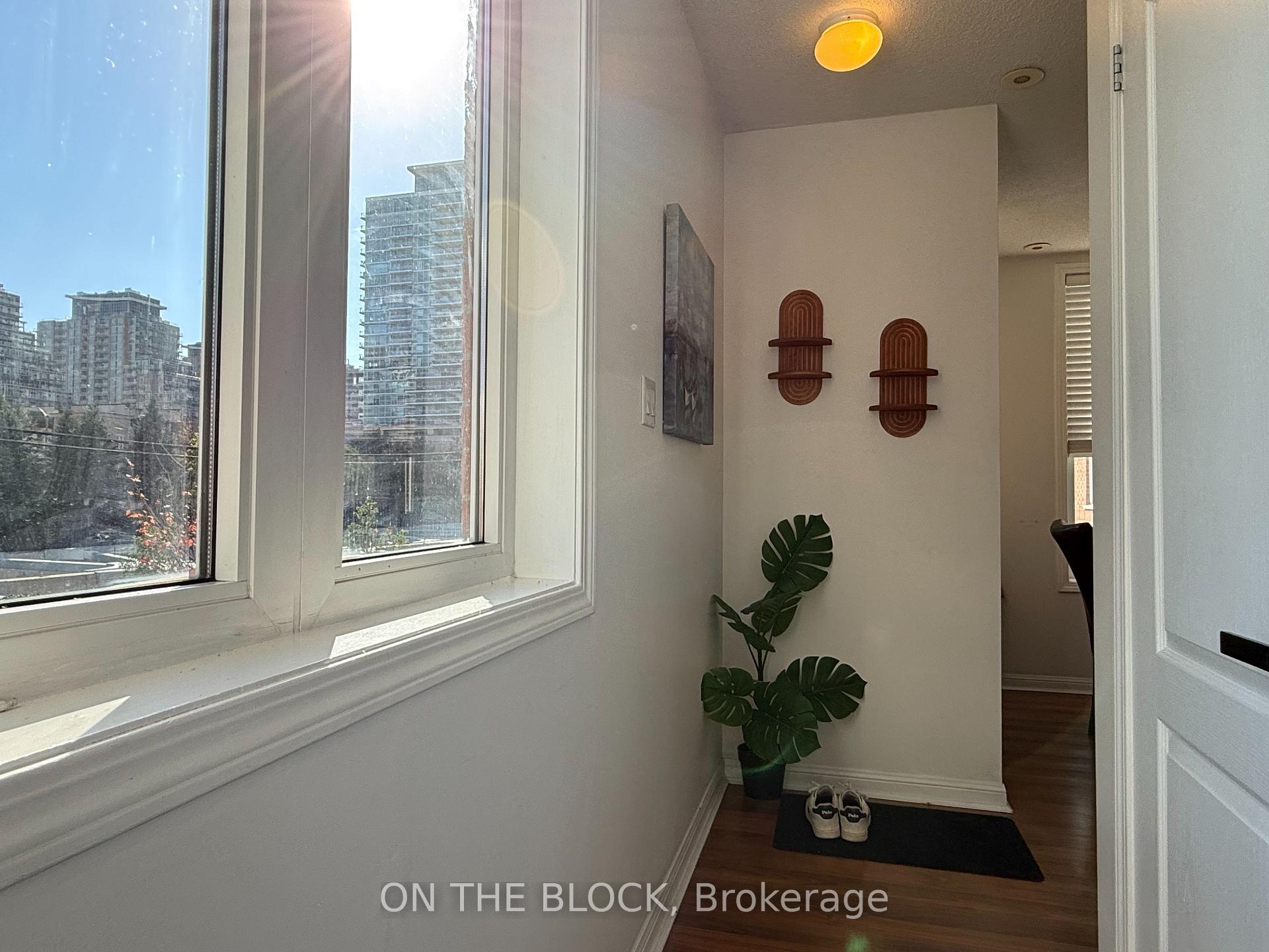 Photo 4 of Unit 223, 28 Douro Street, Toronto, Niagara — HOMEH