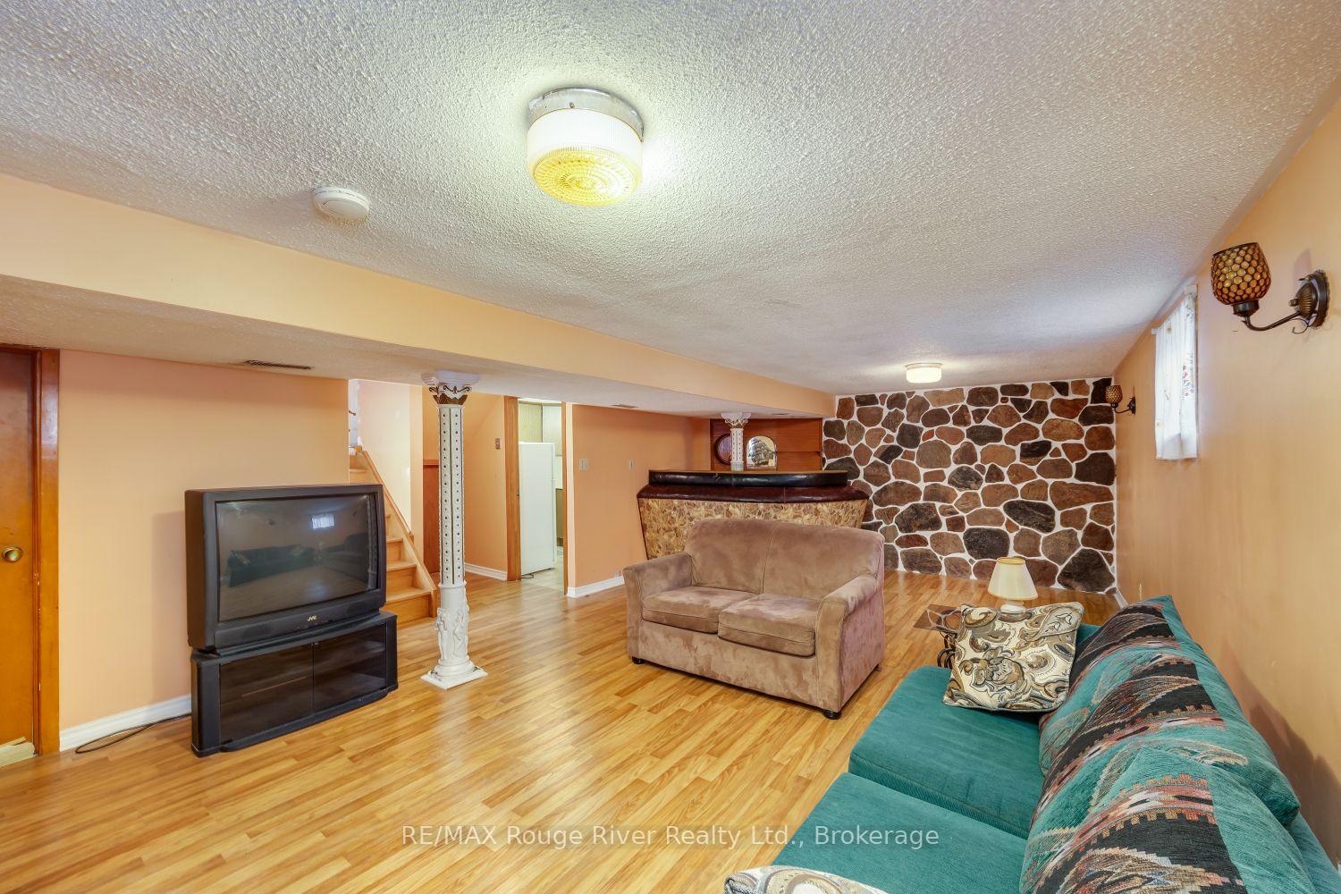 Photo 31 of 287 Guelph Street, Oshawa, Donevan — HOMEH