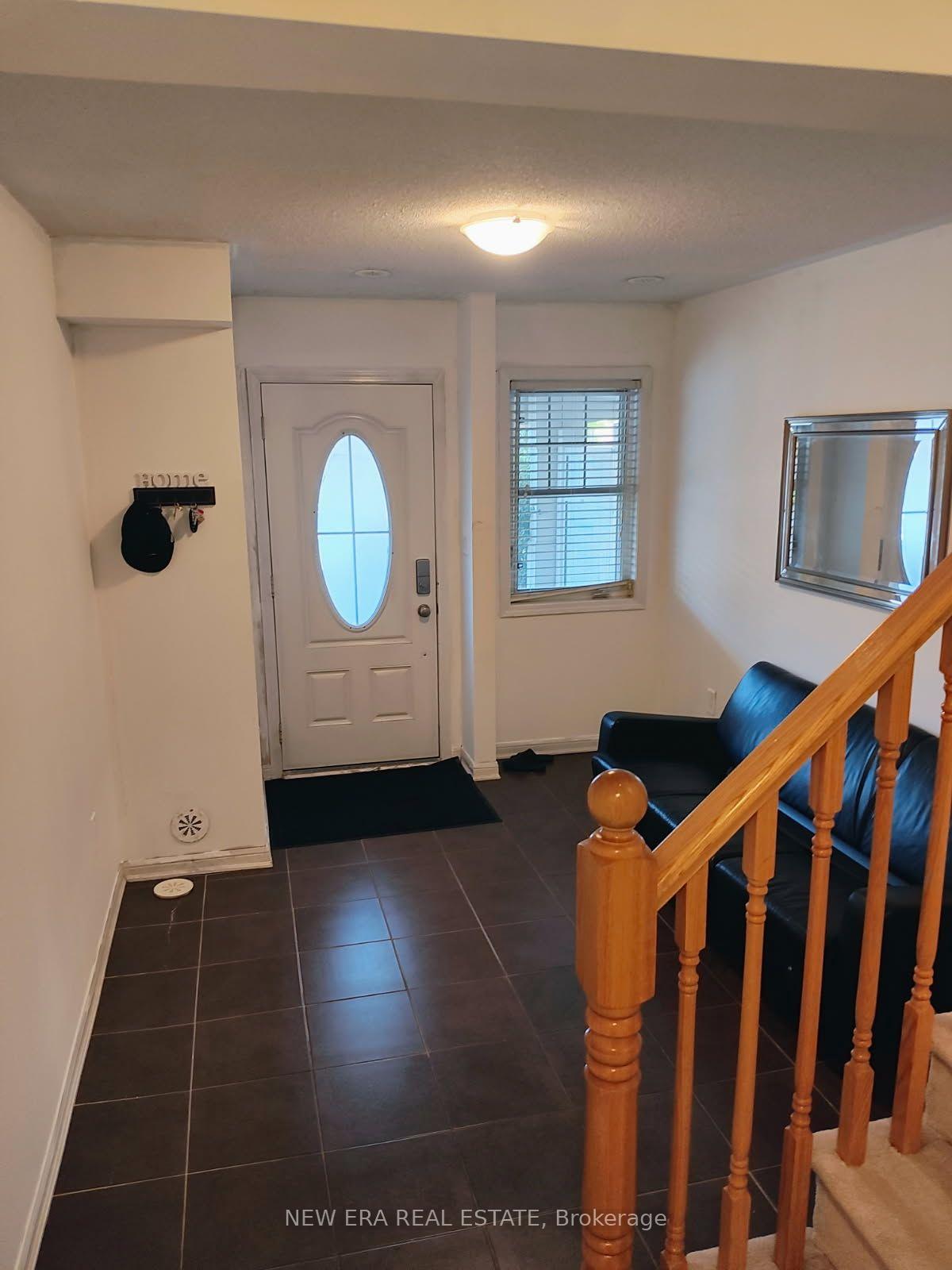 Photo 2 of 225 Schreyer Crescent, Milton, Harrison — HOMEH