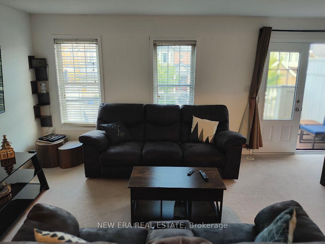 Photo 4 of 225 Schreyer Crescent, Milton, Harrison — HOMEH