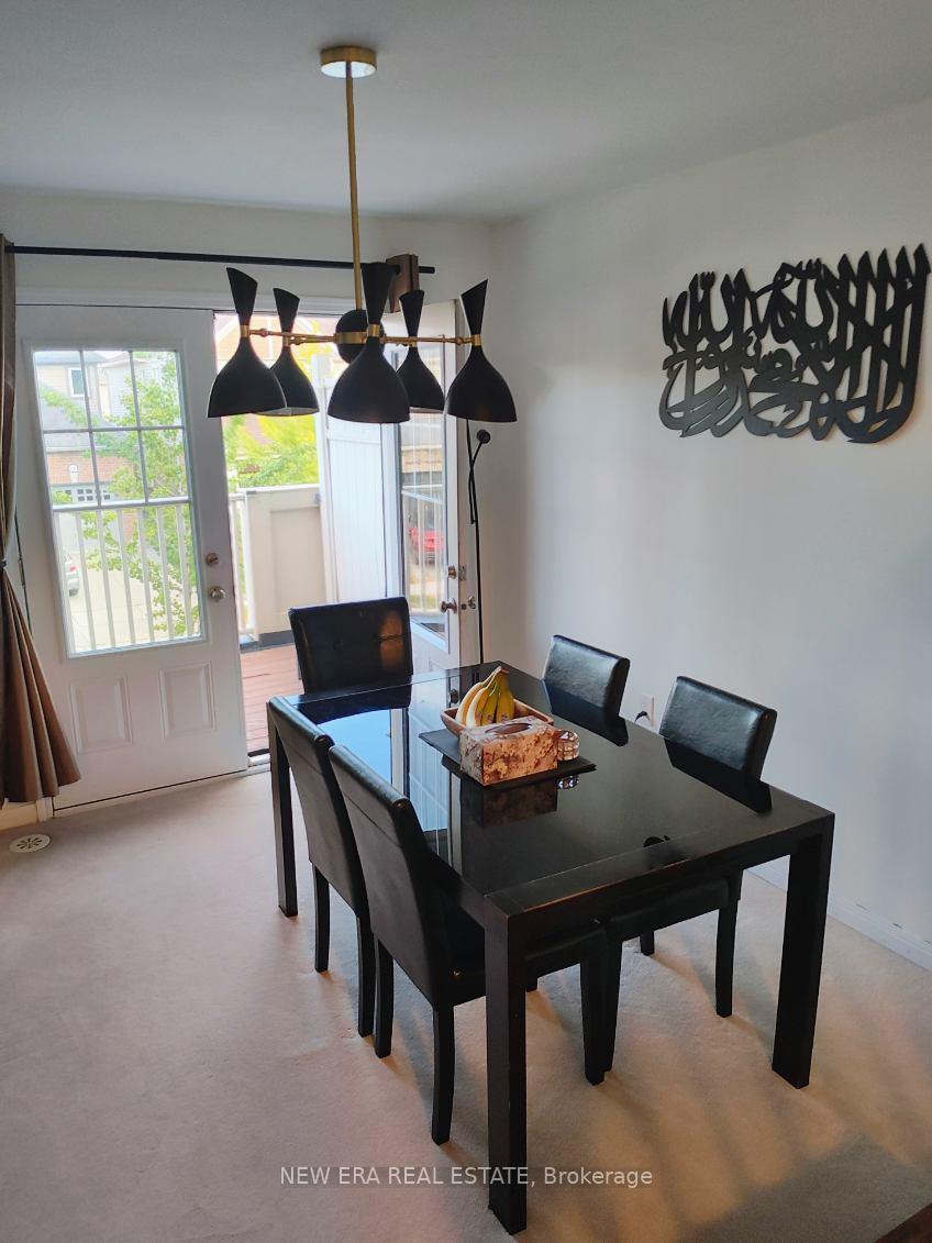 Photo 5 of 225 Schreyer Crescent, Milton, Harrison — HOMEH