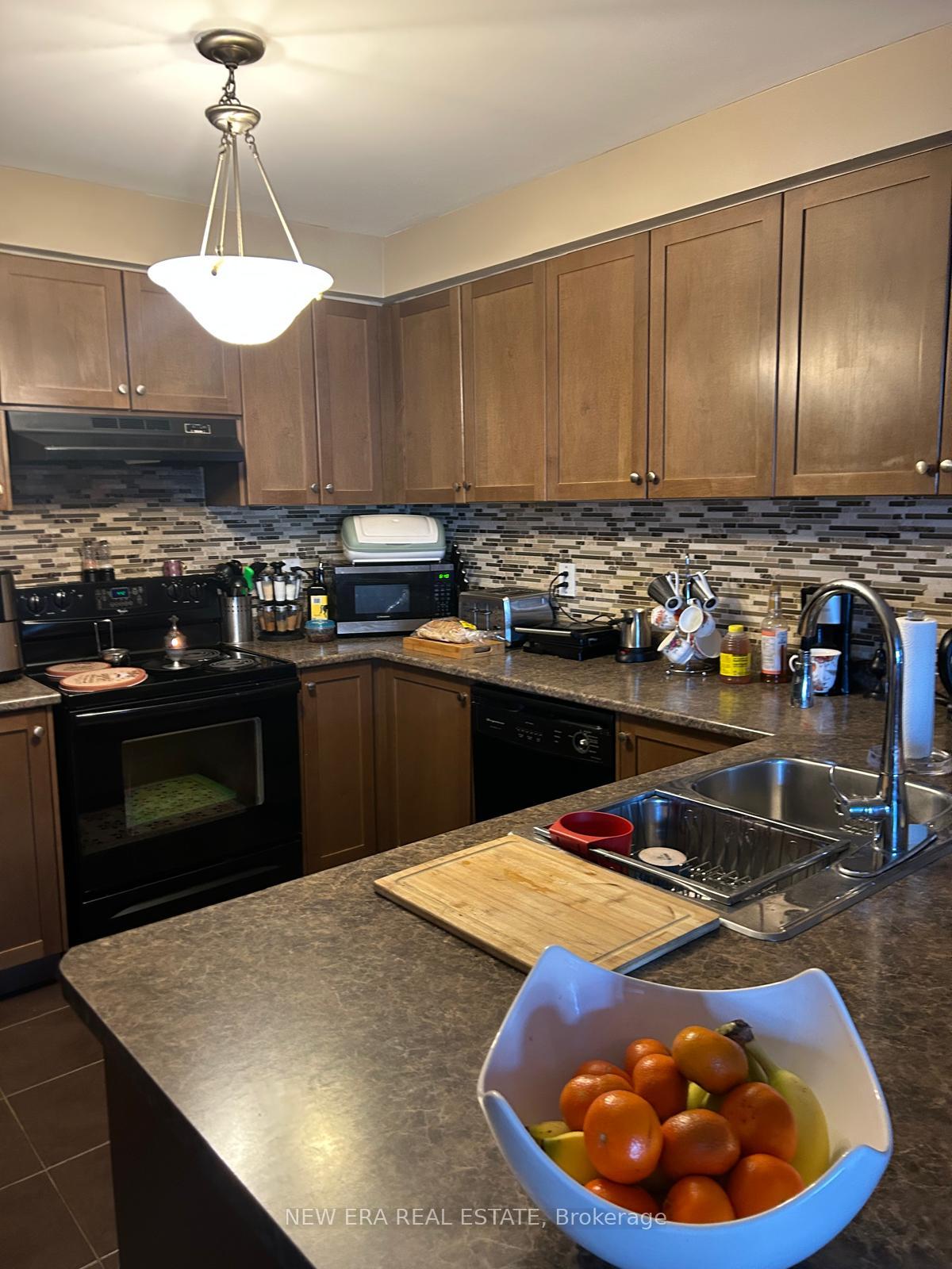 Photo 6 of 225 Schreyer Crescent, Milton, Harrison — HOMEH