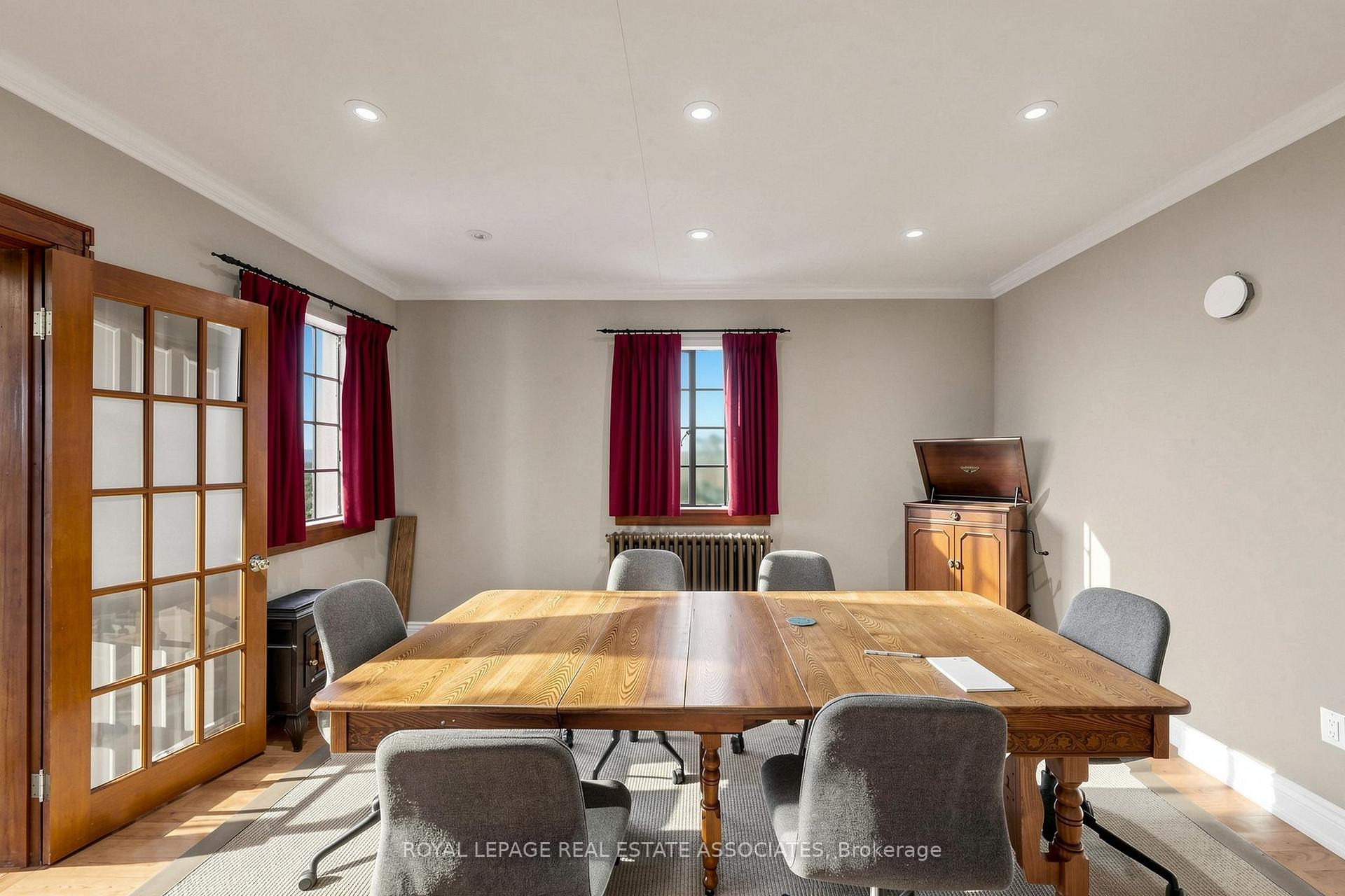 Photo 11 of 298 Lakeshore Road E, Mississauga, Port Credit — HOMEH