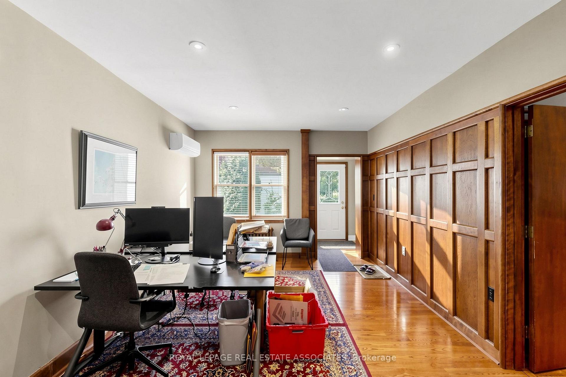 Photo 17 of 298 Lakeshore Road E, Mississauga, Port Credit — HOMEH