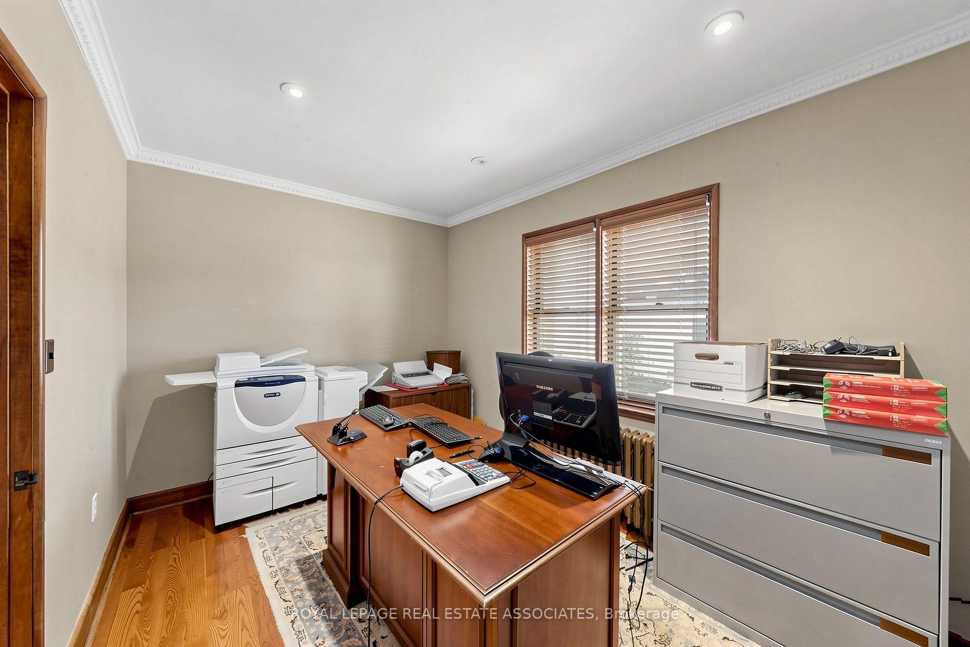 Photo 21 of 298 Lakeshore Road E, Mississauga, Port Credit — HOMEH