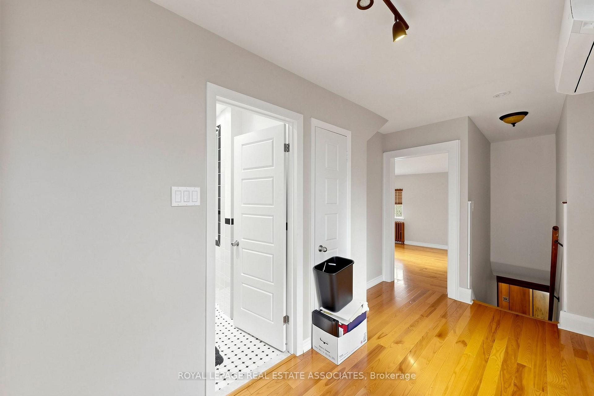 Photo 31 of 298 Lakeshore Road E, Mississauga, Port Credit — HOMEH
