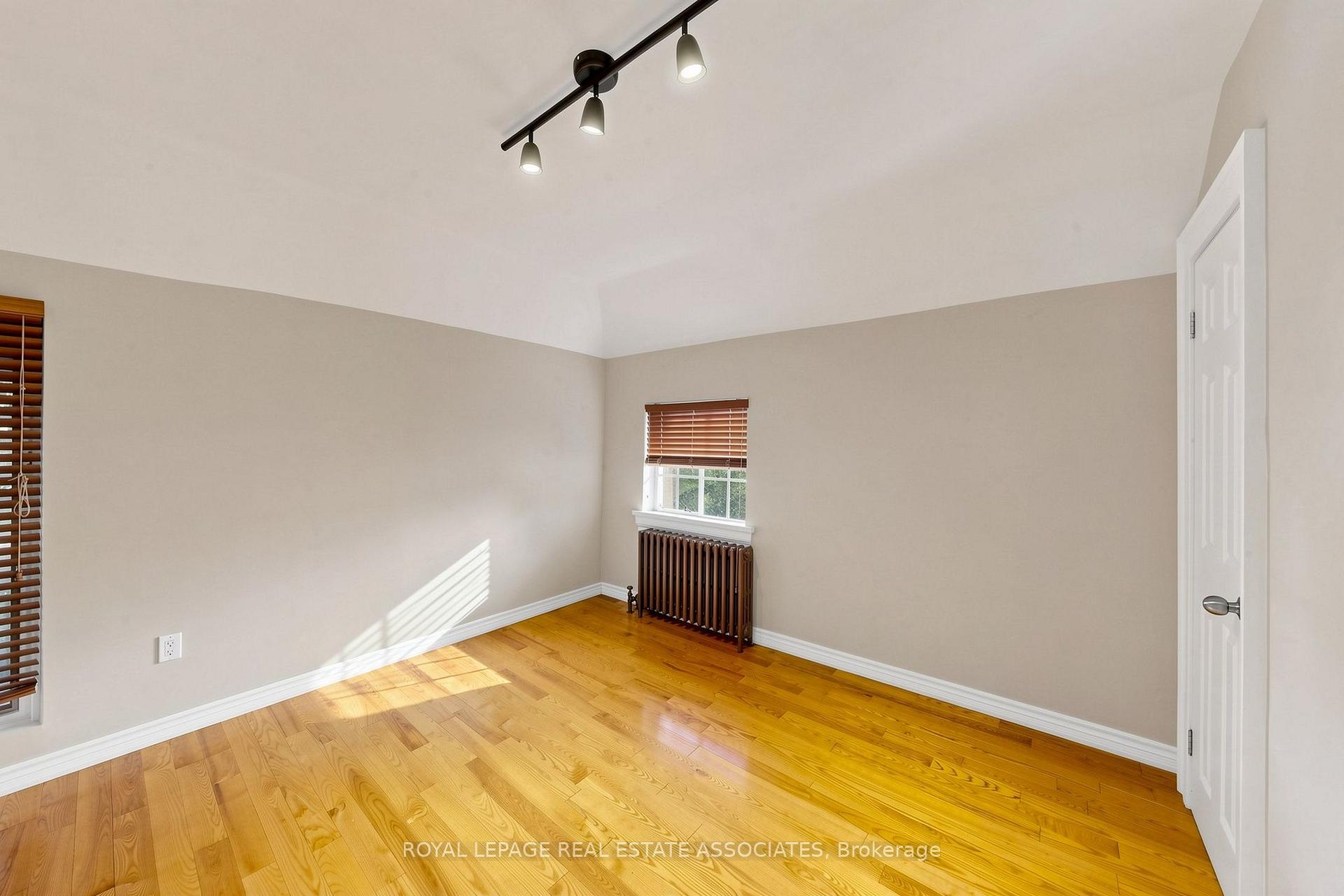 Photo 34 of 298 Lakeshore Road E, Mississauga, Port Credit — HOMEH