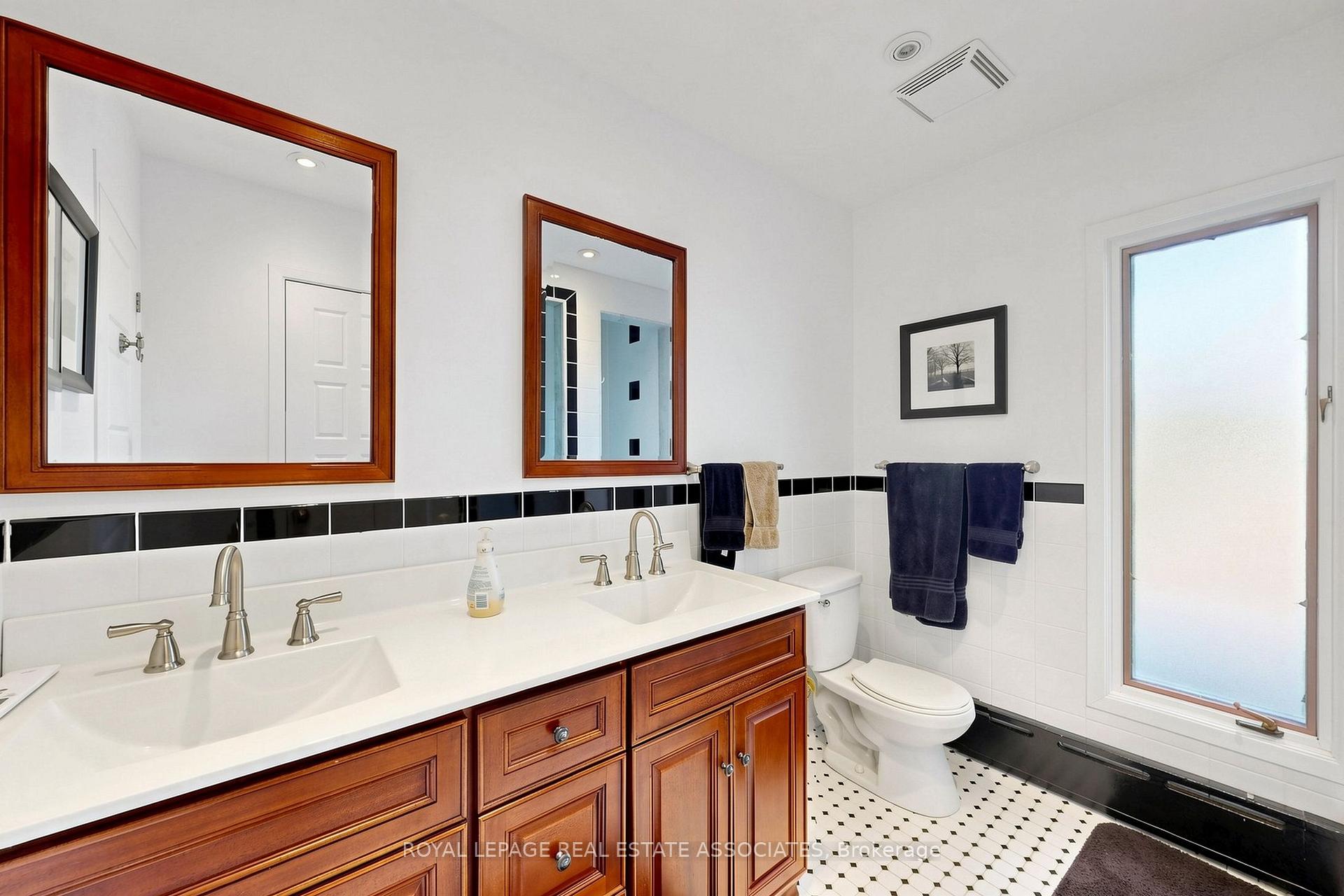 Photo 36 of 298 Lakeshore Road E, Mississauga, Port Credit — HOMEH
