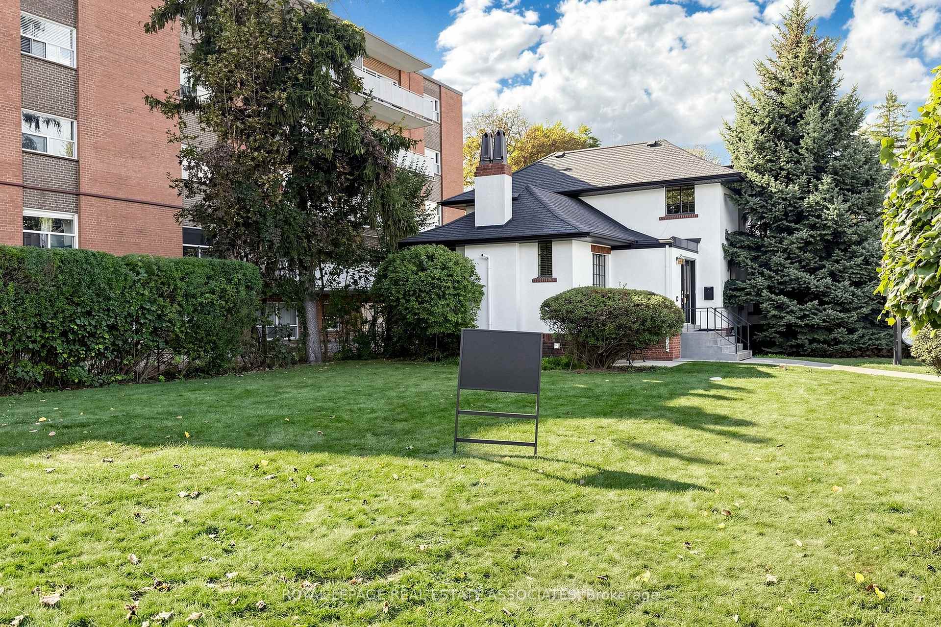 Photo 38 of 298 Lakeshore Road E, Mississauga, Port Credit — HOMEH