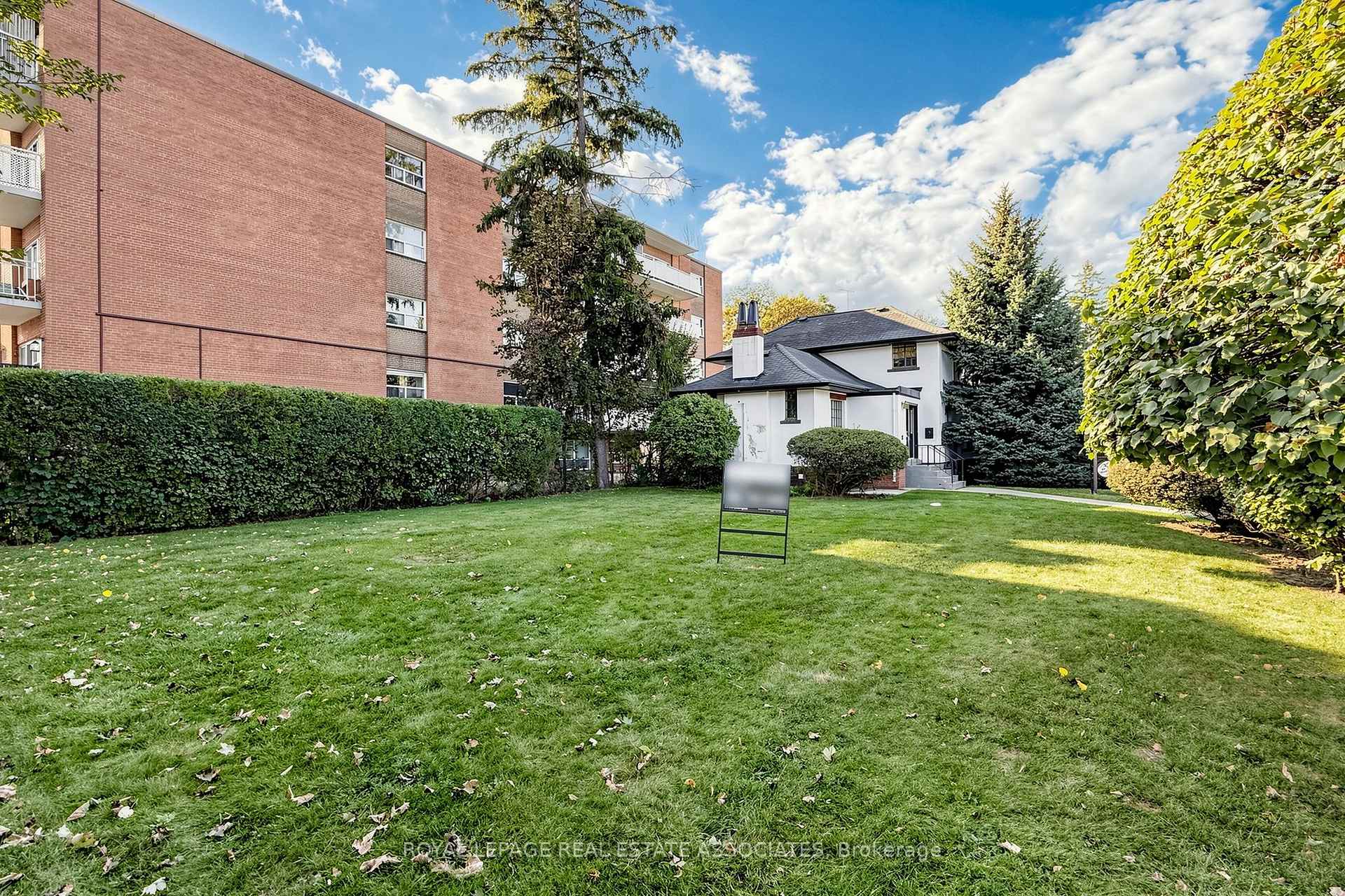 Photo 39 of 298 Lakeshore Road E, Mississauga, Port Credit — HOMEH