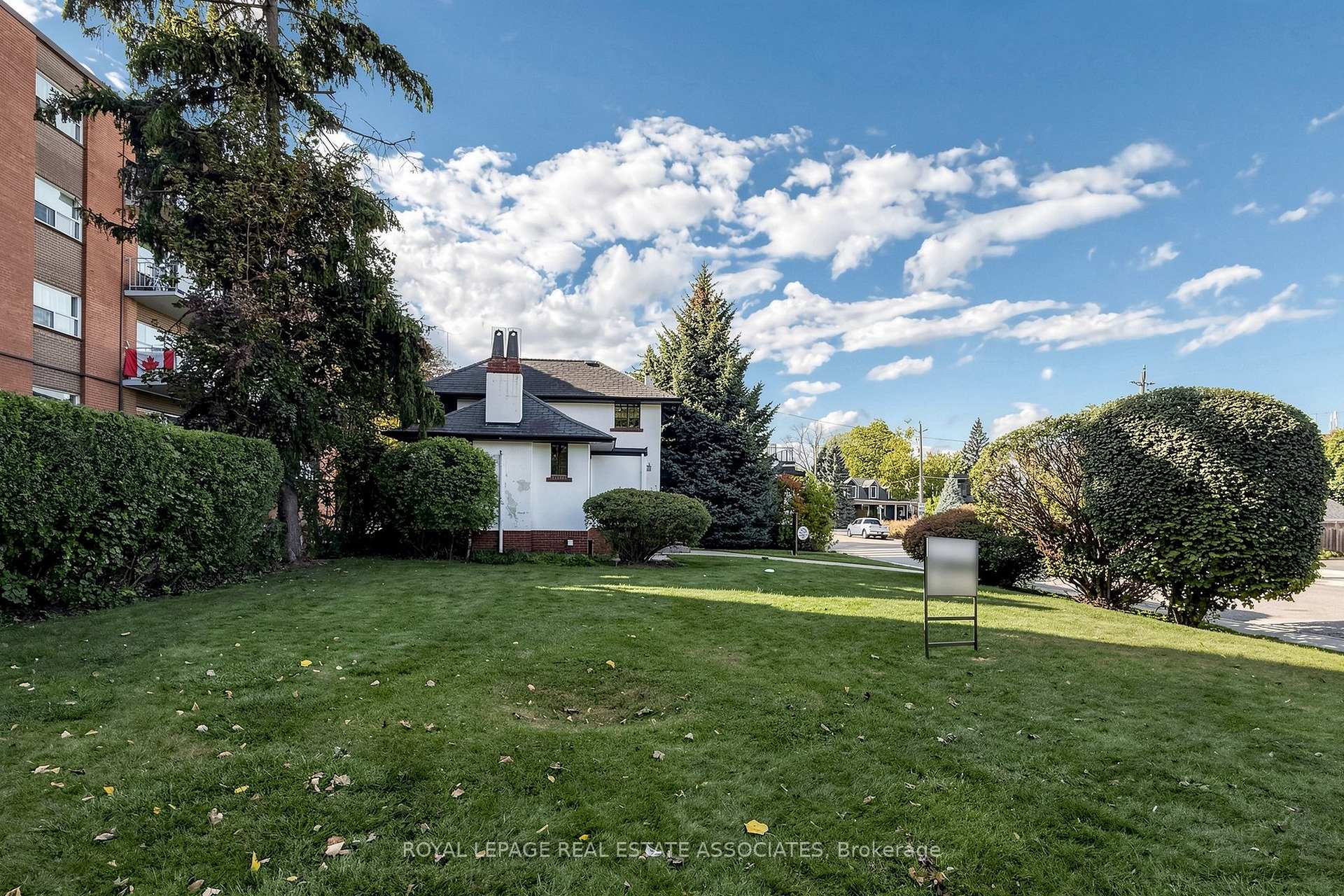 Photo 40 of 298 Lakeshore Road E, Mississauga, Port Credit — HOMEH