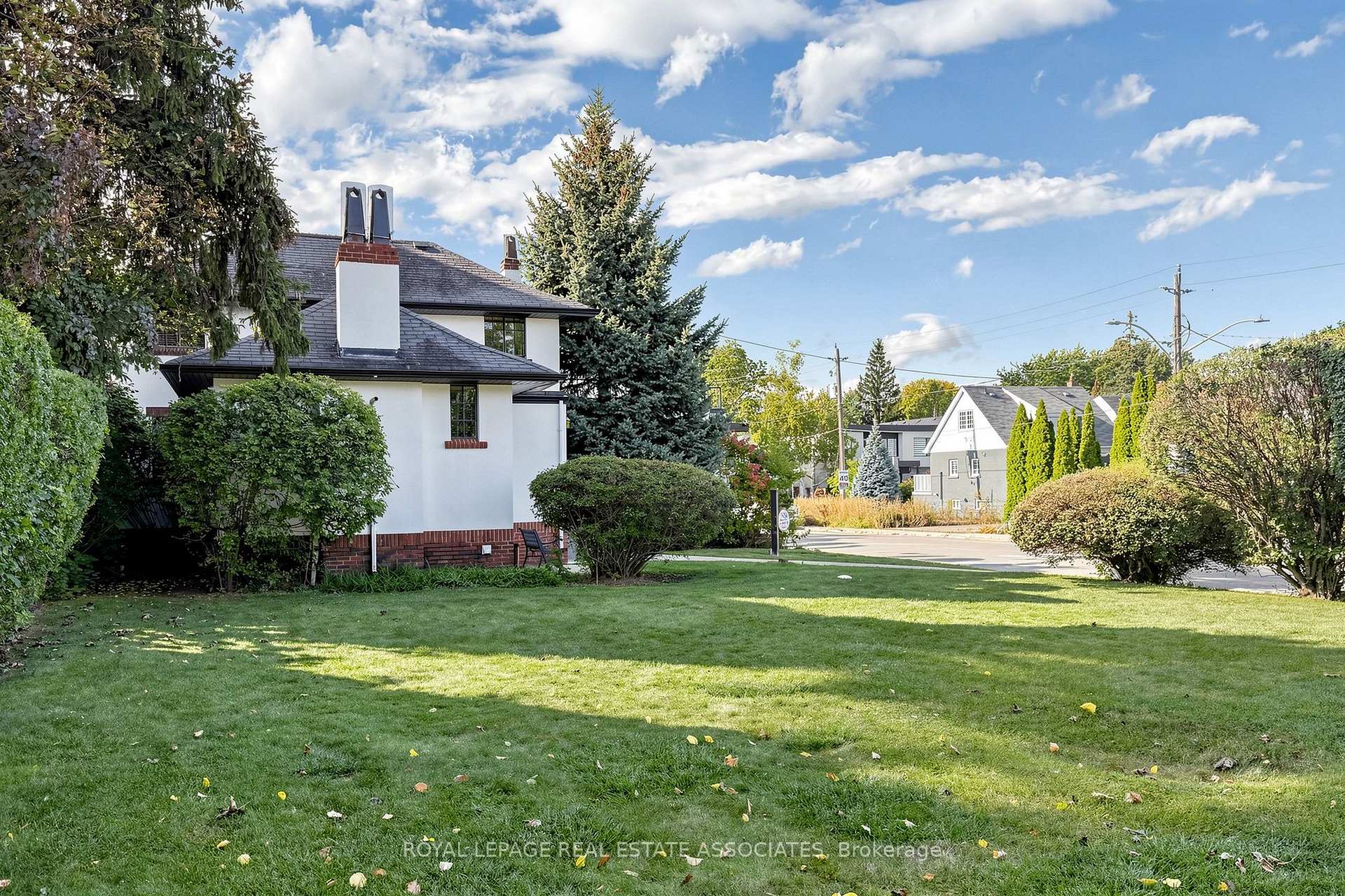 Photo 41 of 298 Lakeshore Road E, Mississauga, Port Credit — HOMEH