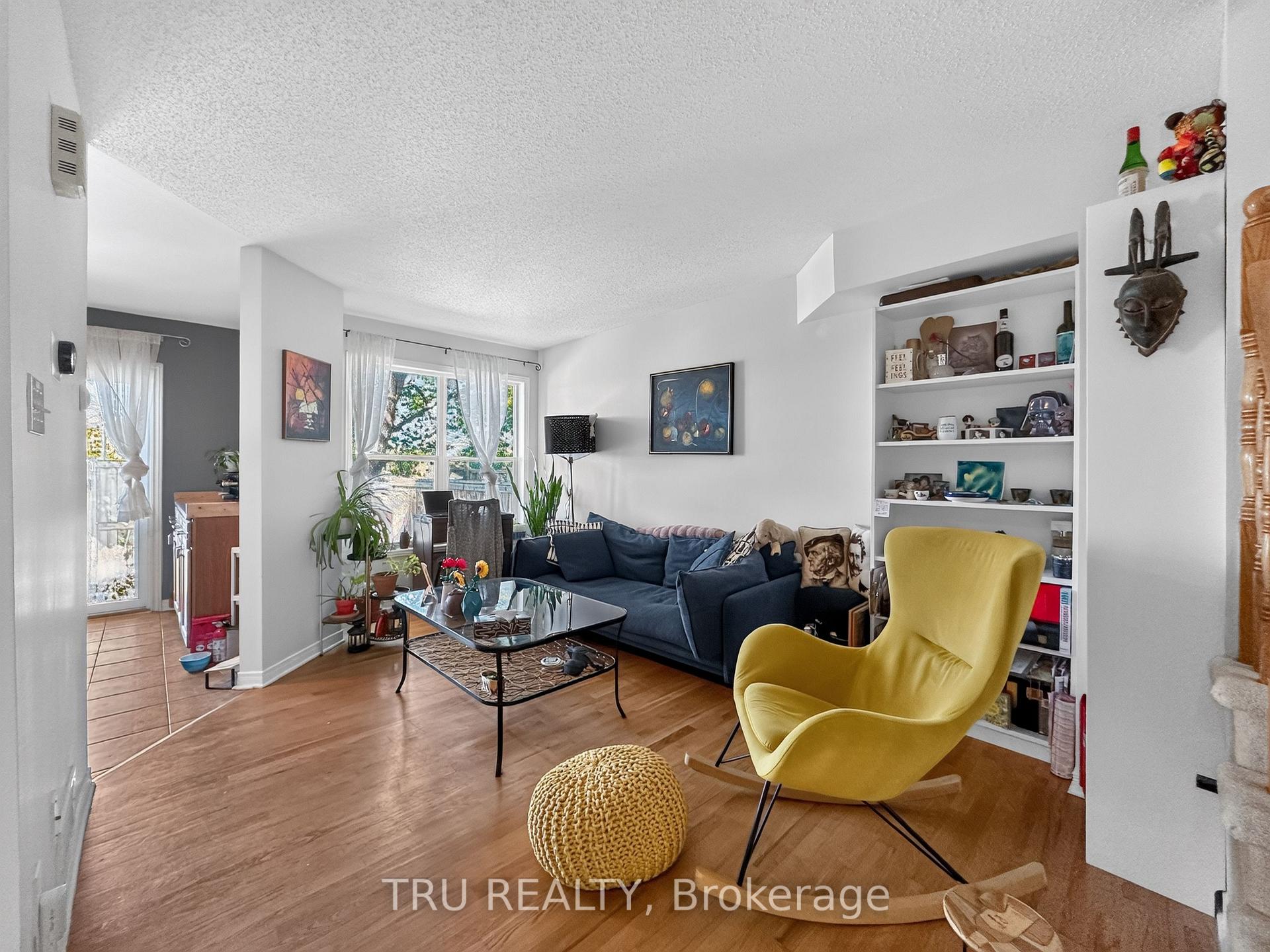 Photo 9 of 75 Silverlace Private, Ottawa, Hunt Club Park/Greenboro — HOMEH