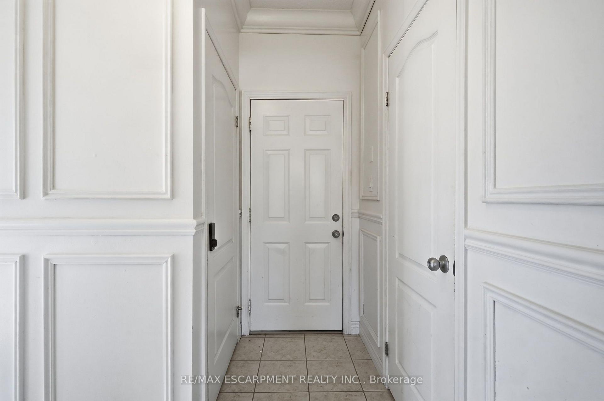 Photo 27 of Unit 8, 400 Stonehenge Drive, Hamilton, Ancaster — HOMEH