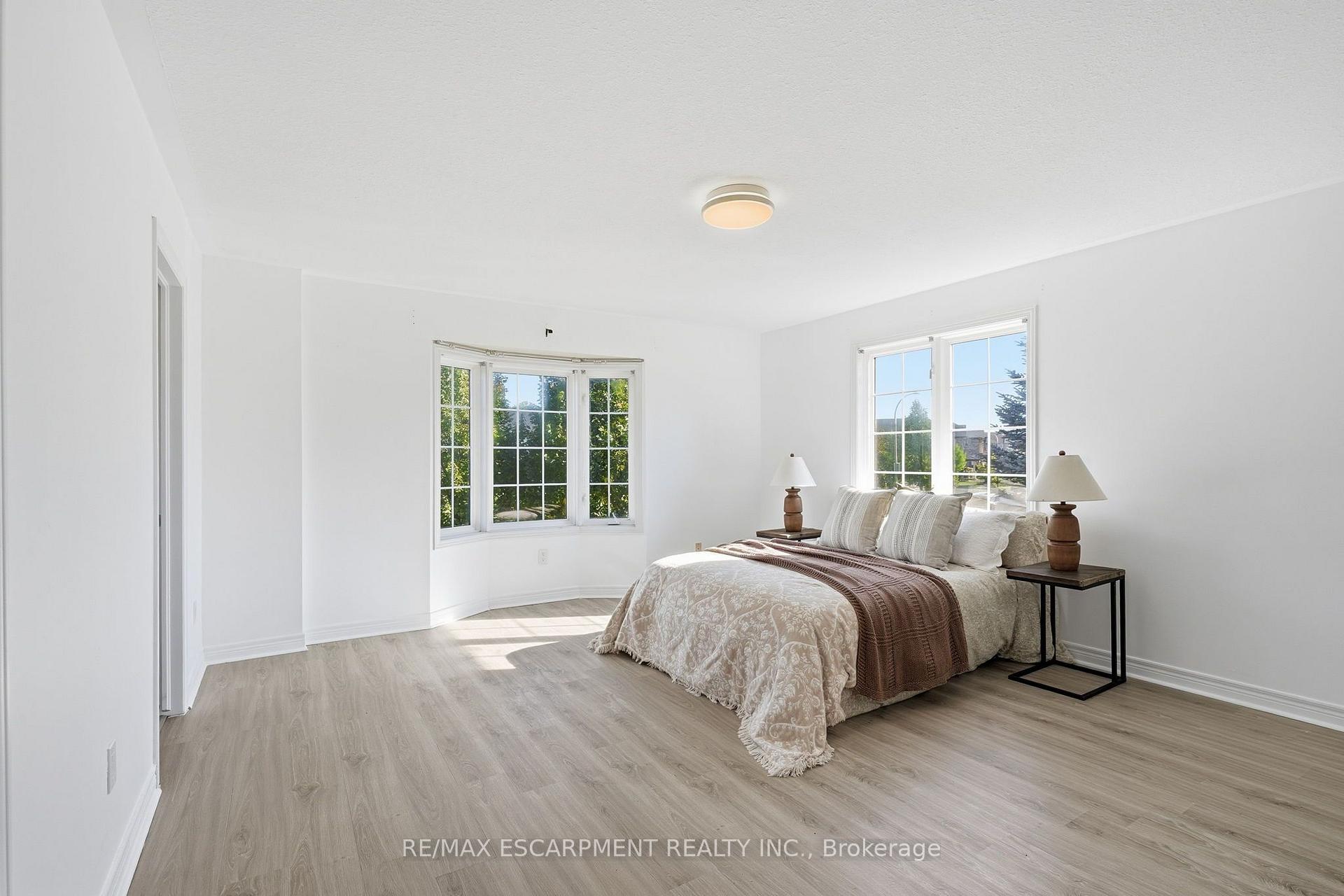 Photo 35 of Unit 8, 400 Stonehenge Drive, Hamilton, Ancaster — HOMEH