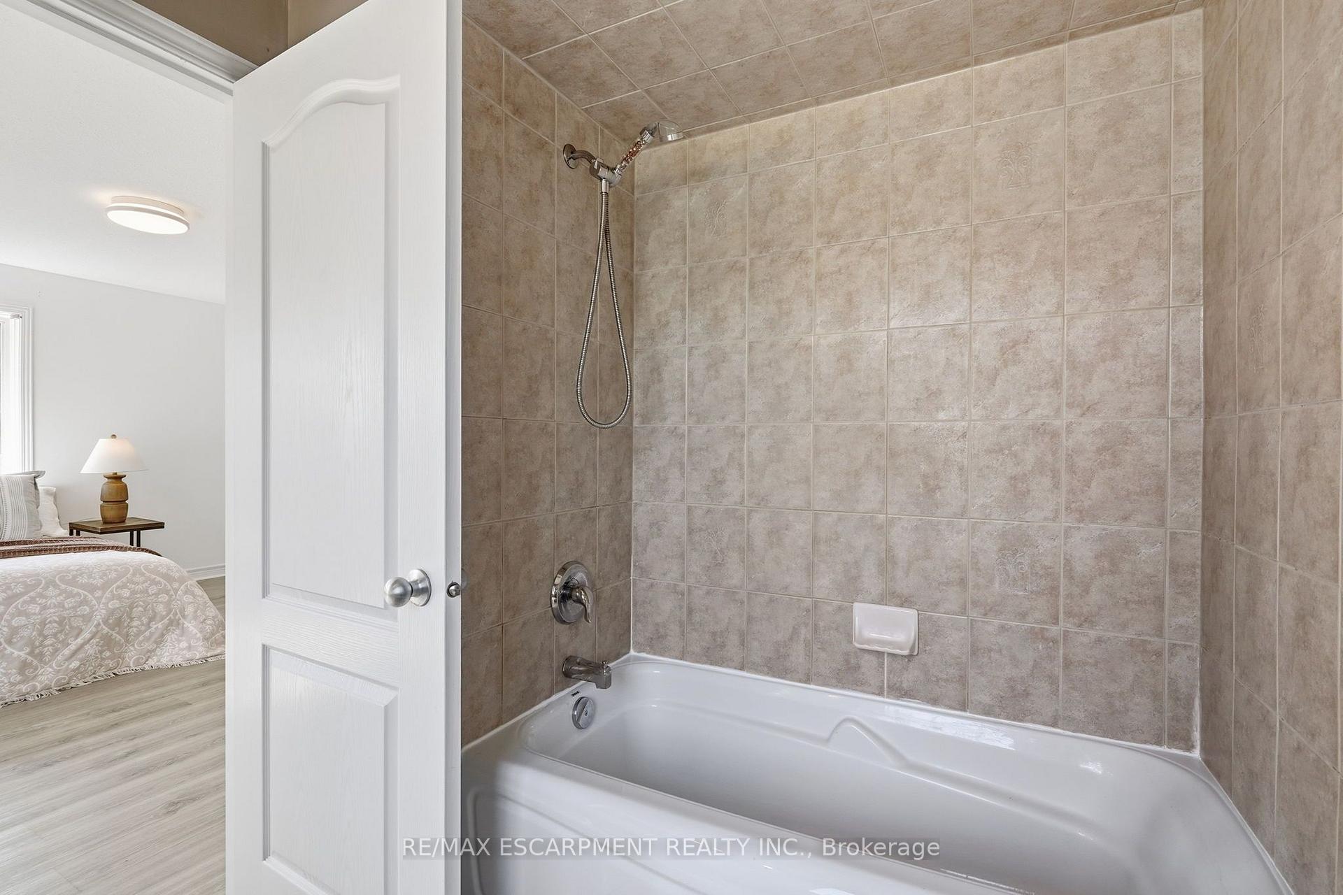 Photo 41 of Unit 8, 400 Stonehenge Drive, Hamilton, Ancaster — HOMEH