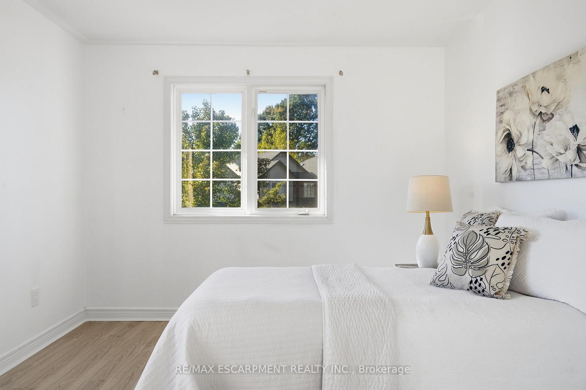 Photo 45 of Unit 8, 400 Stonehenge Drive, Hamilton, Ancaster — HOMEH